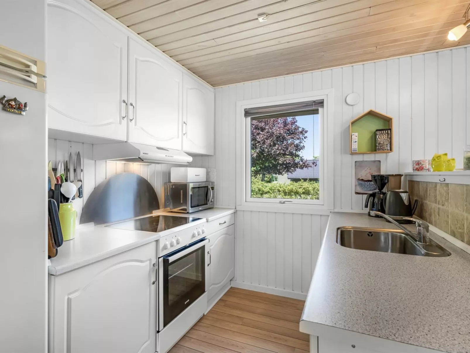 "Sebine" - 400m to the fjord-Binnen