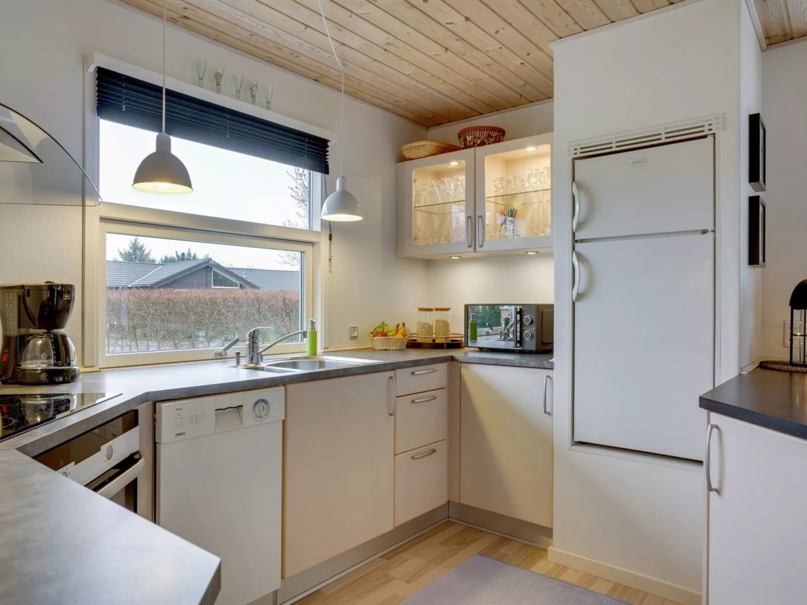 "Nico" - 1.1km from the sea-Binnen