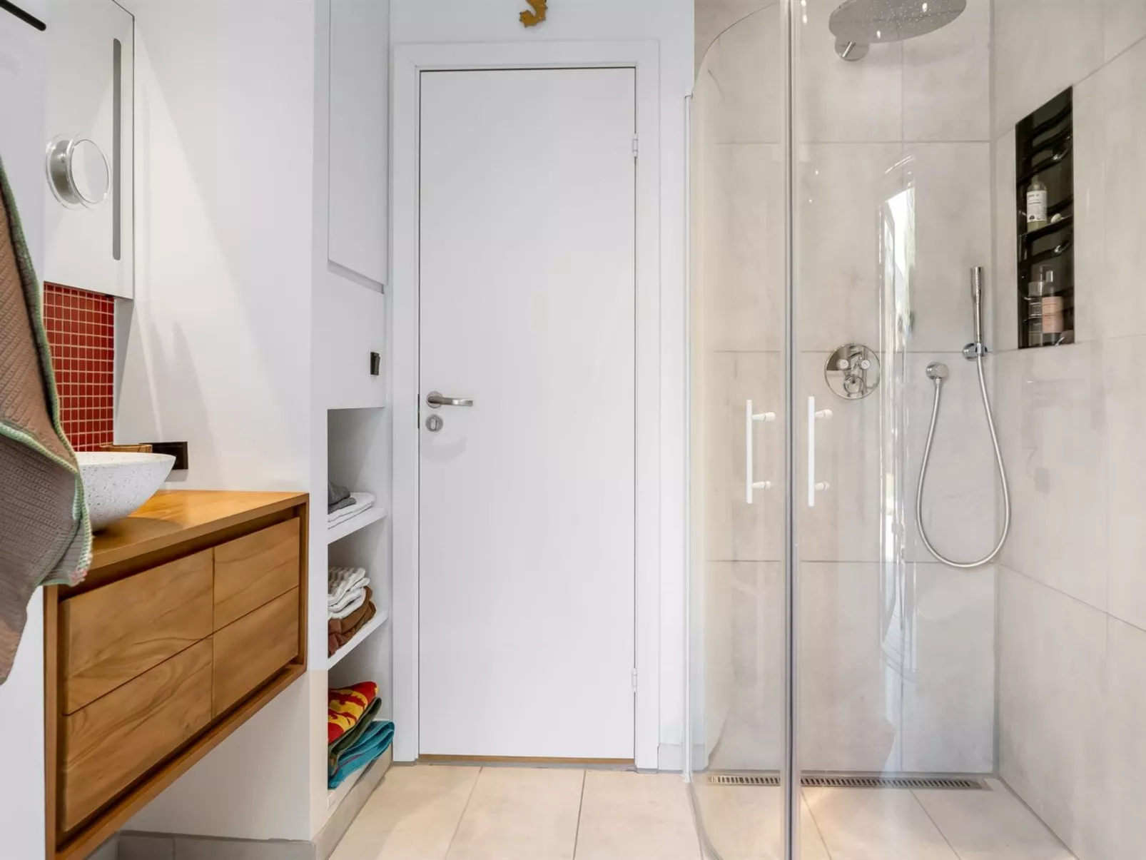 "Litle" - 600m from the sea-Binnen