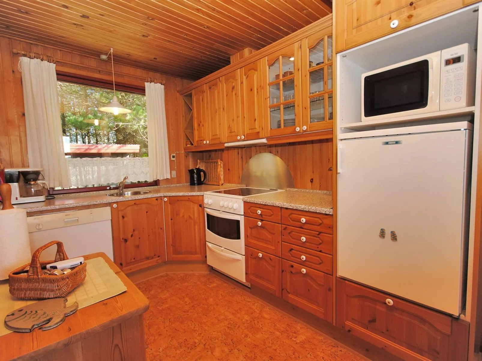 "Neven" - 900m from the sea-Binnen