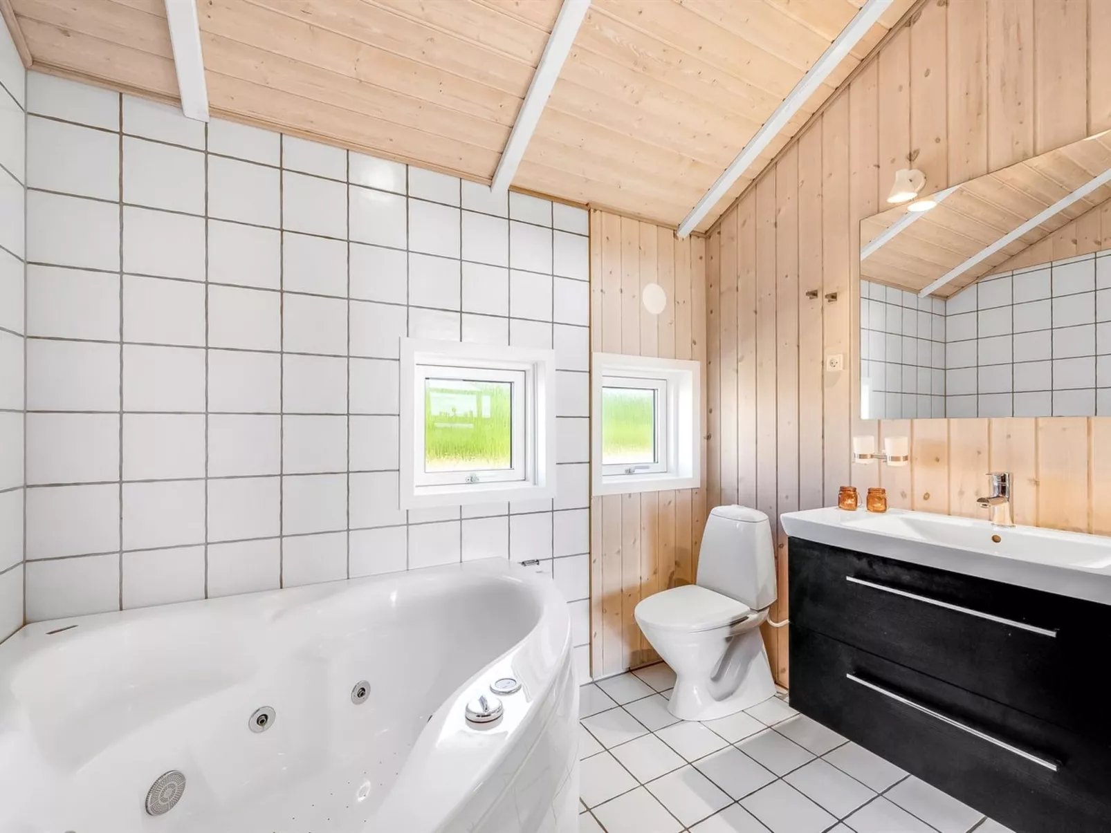 "Sylta" -  from the sea-Binnen