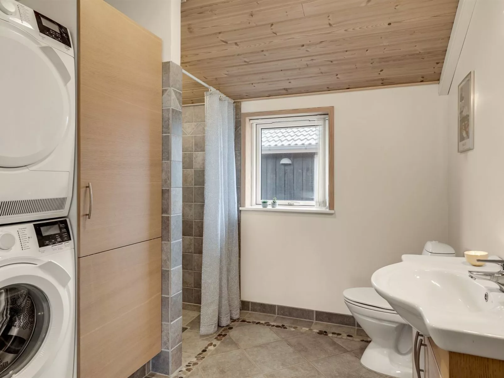 "Aniela" - 150m from the sea-Binnen