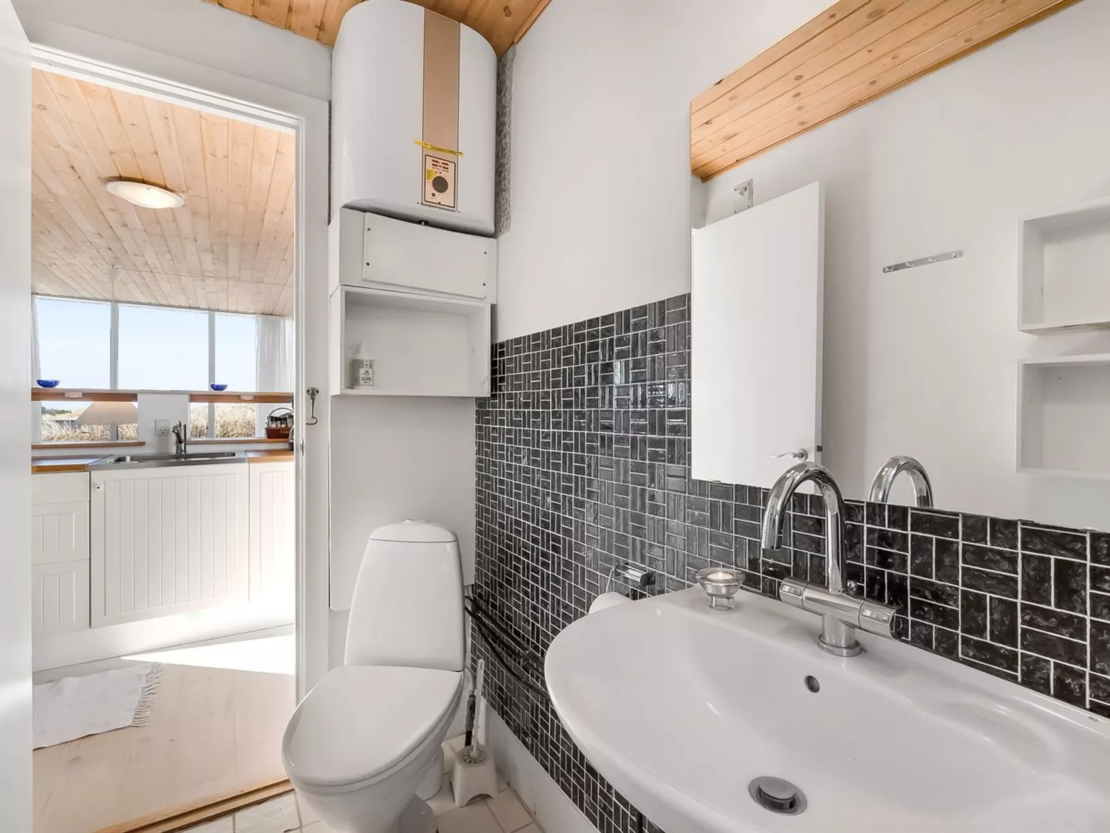 "Vina" - 200m to the fjord-Binnen