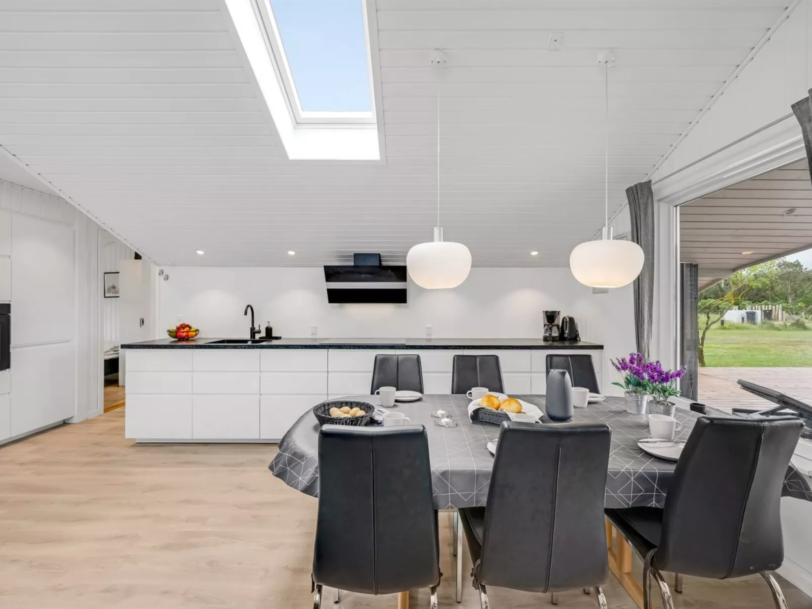 "Kari" - 900m from the sea-Binnen