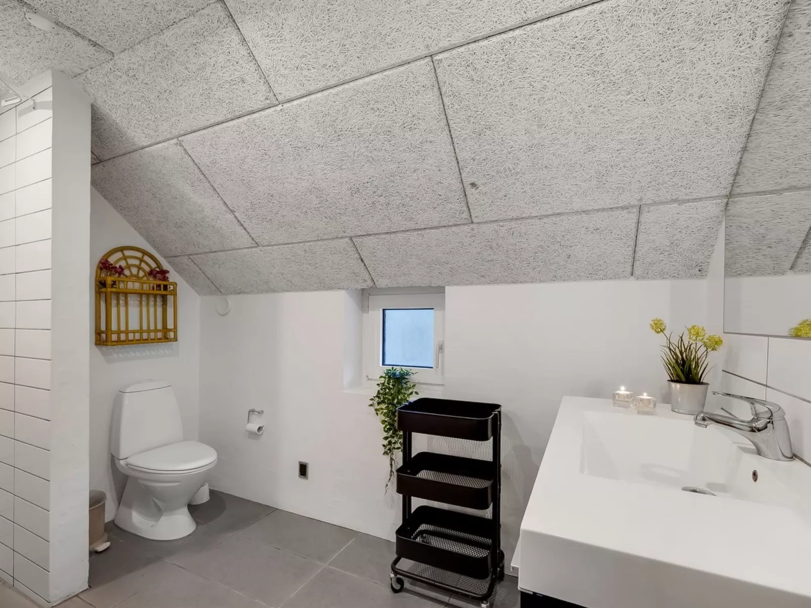 "Severine" -  from the sea-Binnen