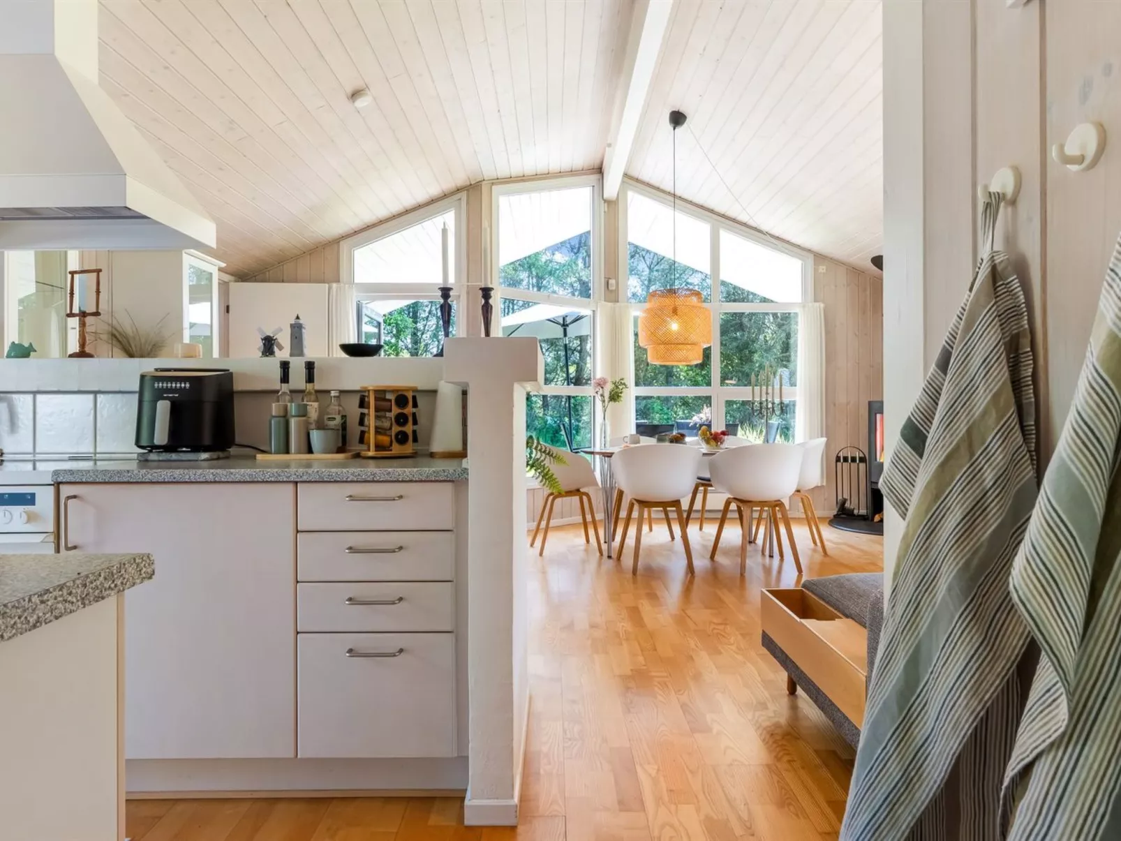 "Vilmar" - 1.2km from the sea-Binnen