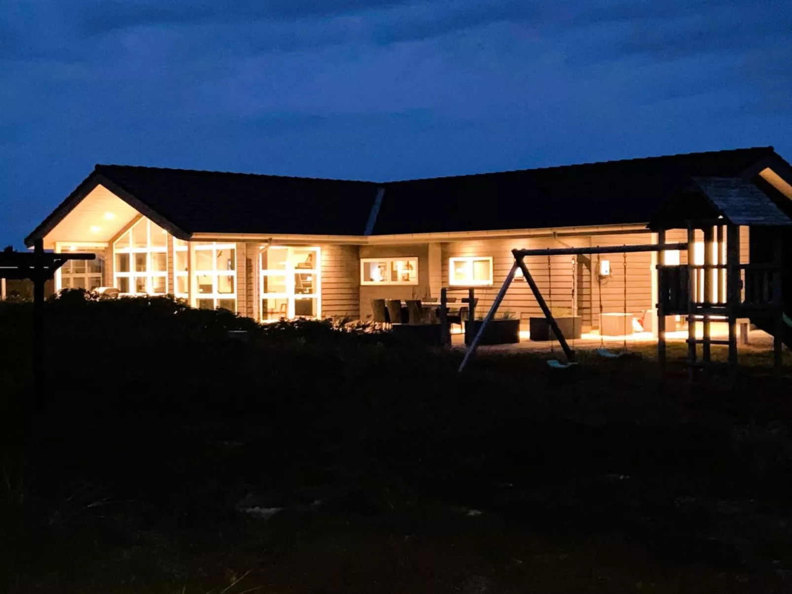 "Ennie" -  from the sea-Buiten