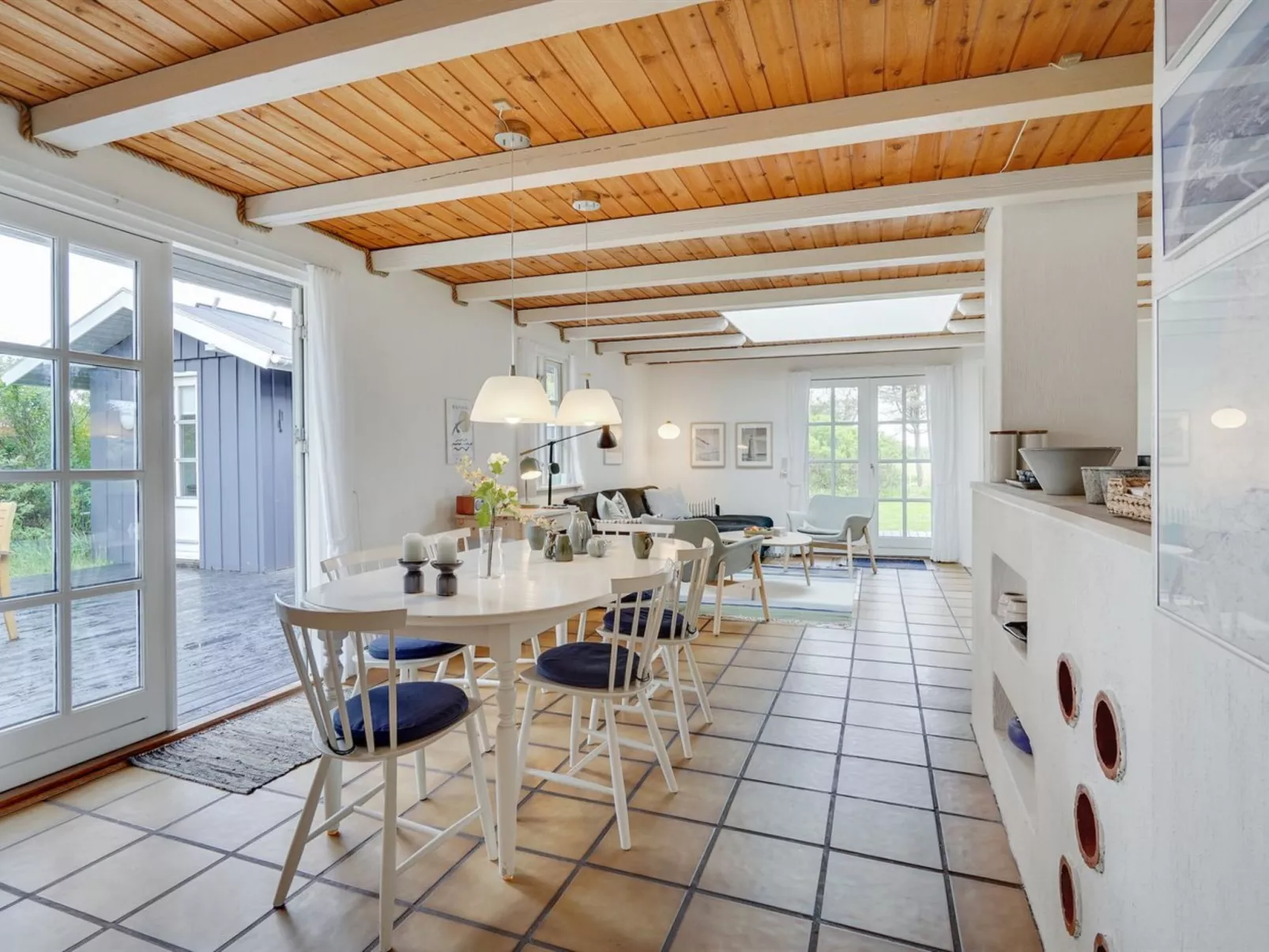 "Sölvy" - 300m from the sea-Binnen