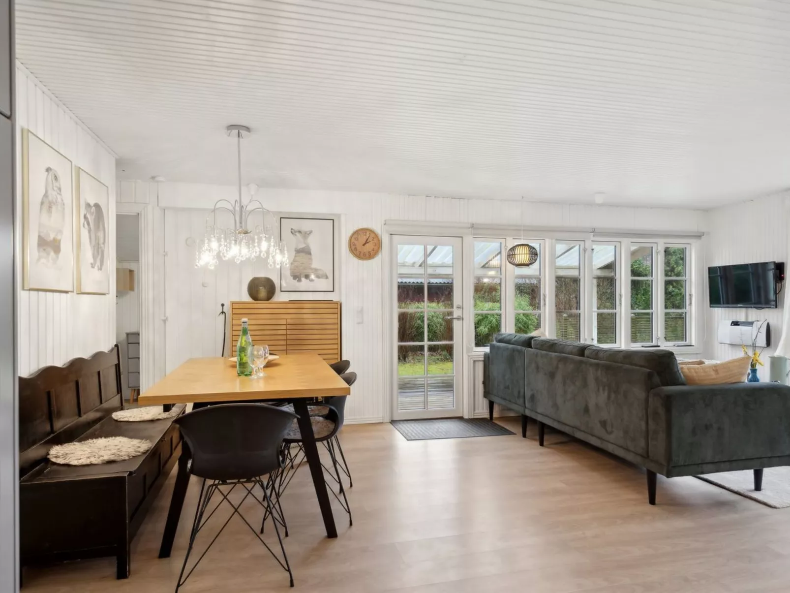 "Astrid" - 875m from the sea-Binnen