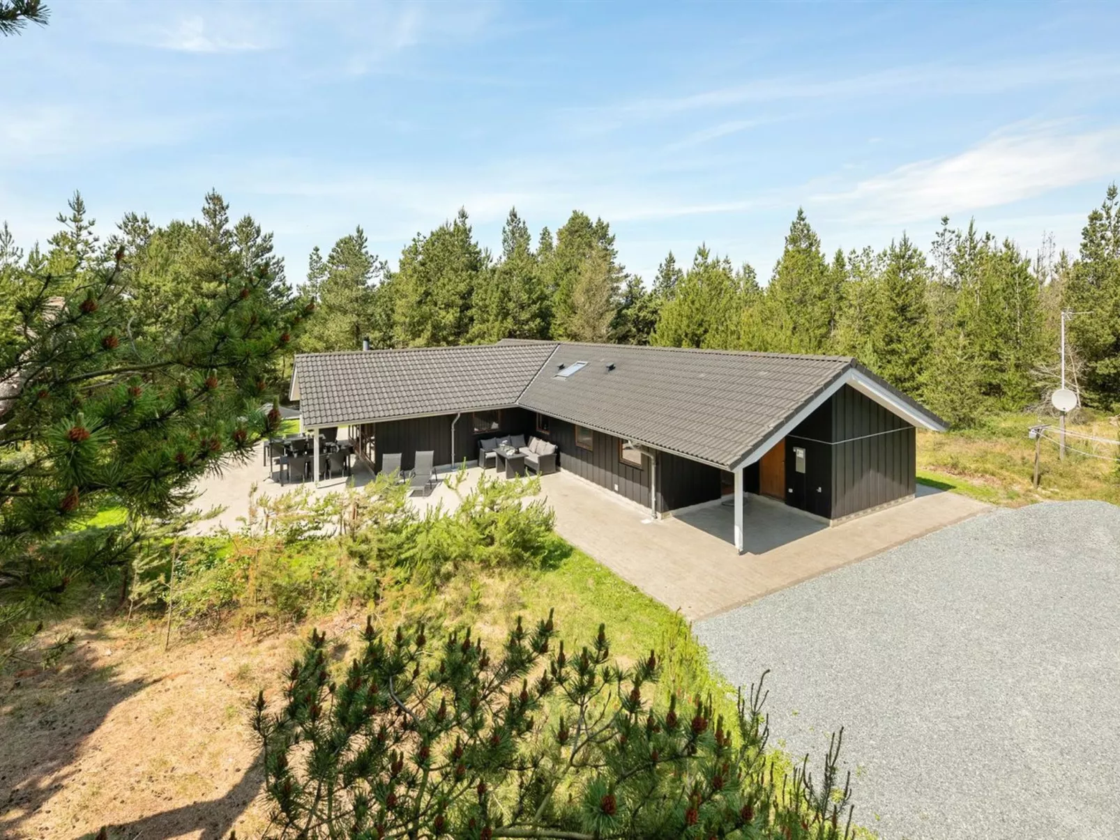 "Jonas" - 2.4km from the sea-Buiten