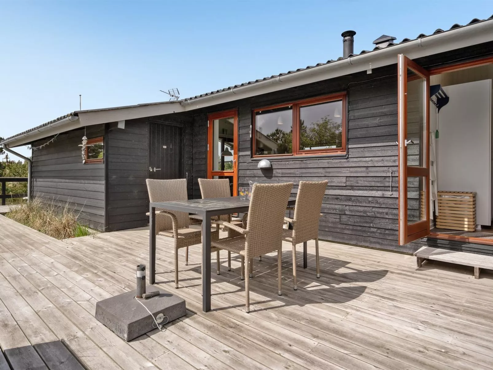 "Arjuna" - 3.8km from the sea-Buiten