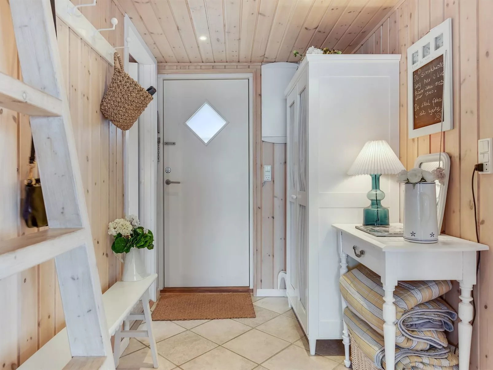 "Tini" - 50m to the fjord-Binnen