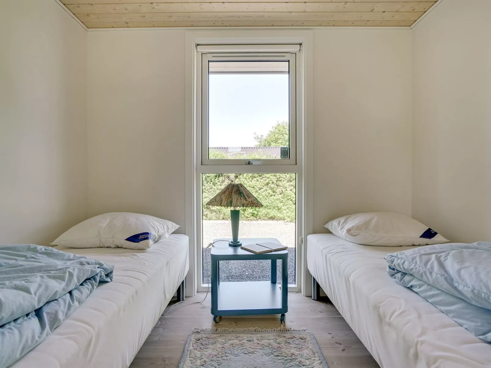 "Maybritt" - 100m from the sea-Binnen