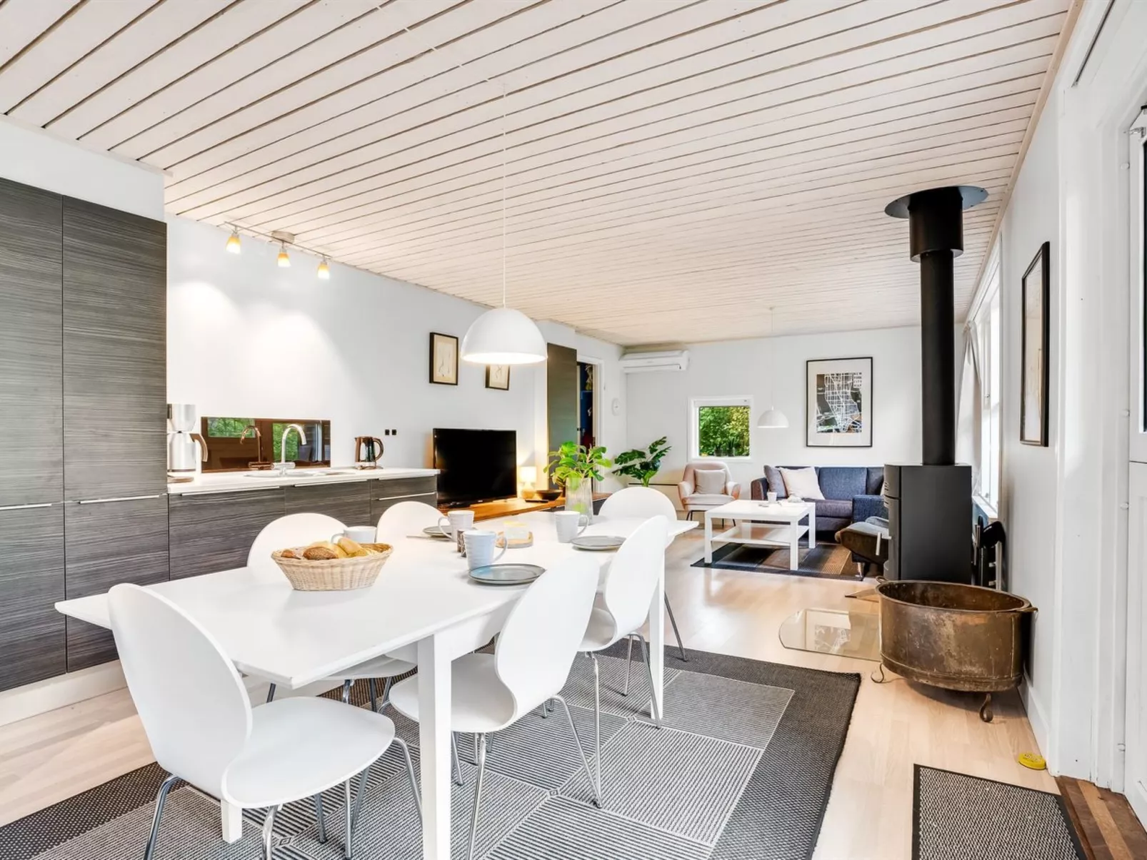 "Torsten" - 30m from the sea-Binnen