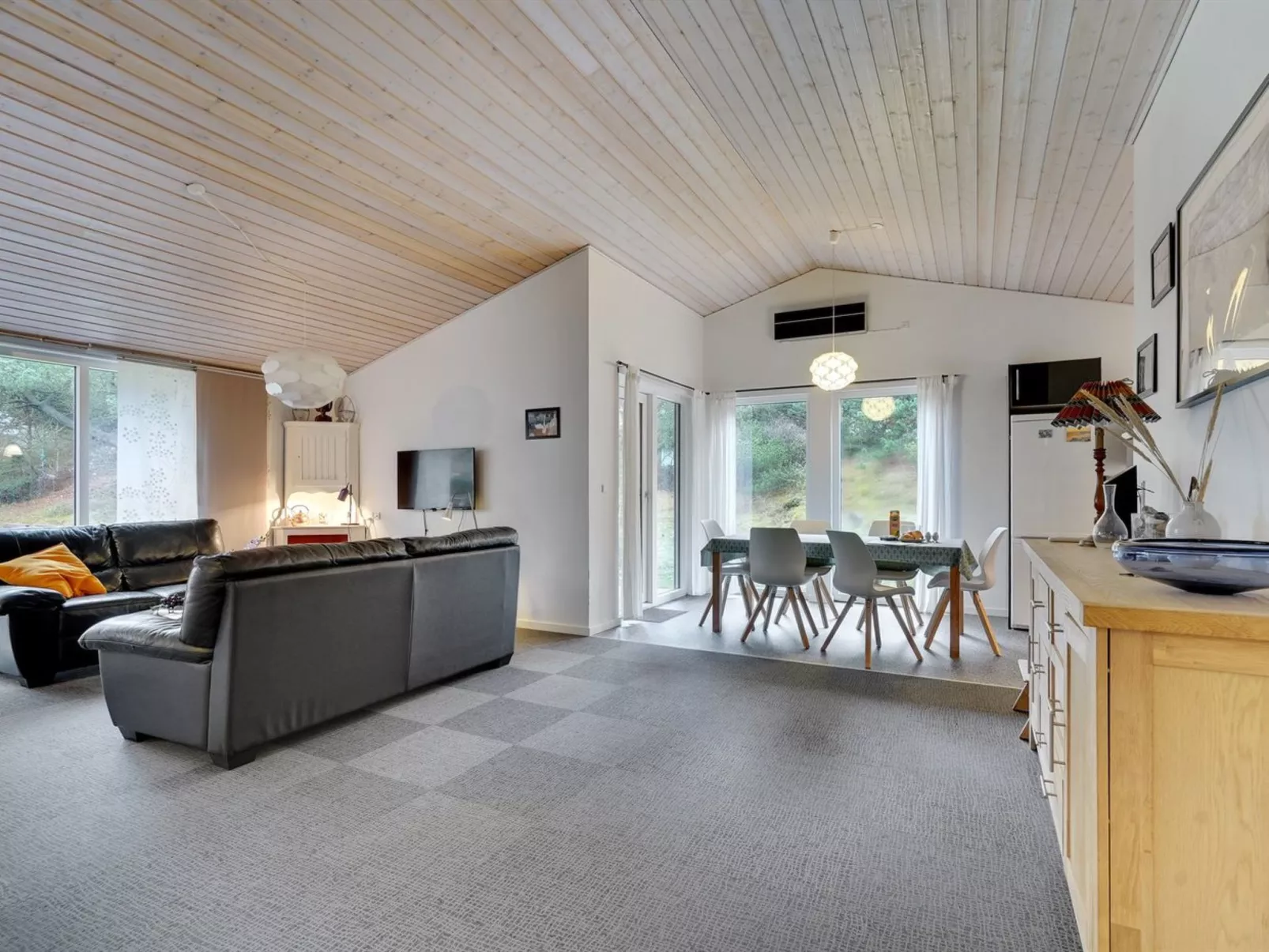 "France" - 1.1km from the sea-Binnen