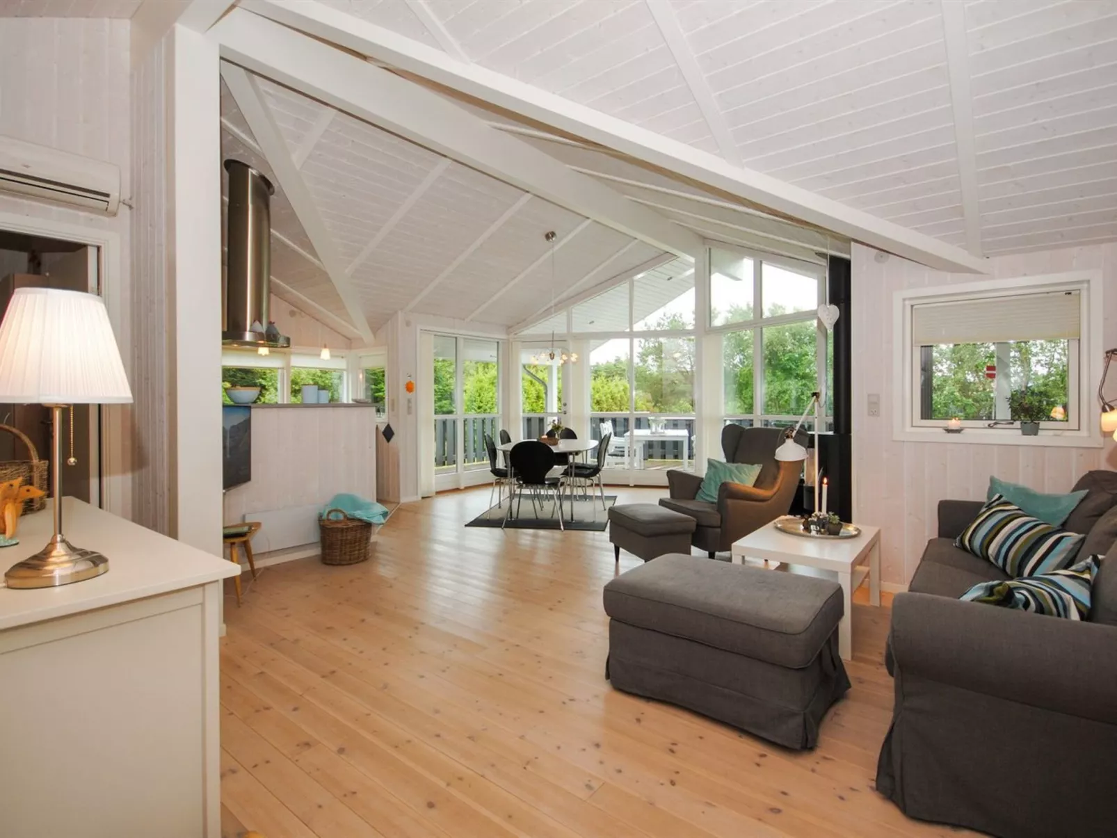 "Evelina" - 150m to the fjord-Binnen