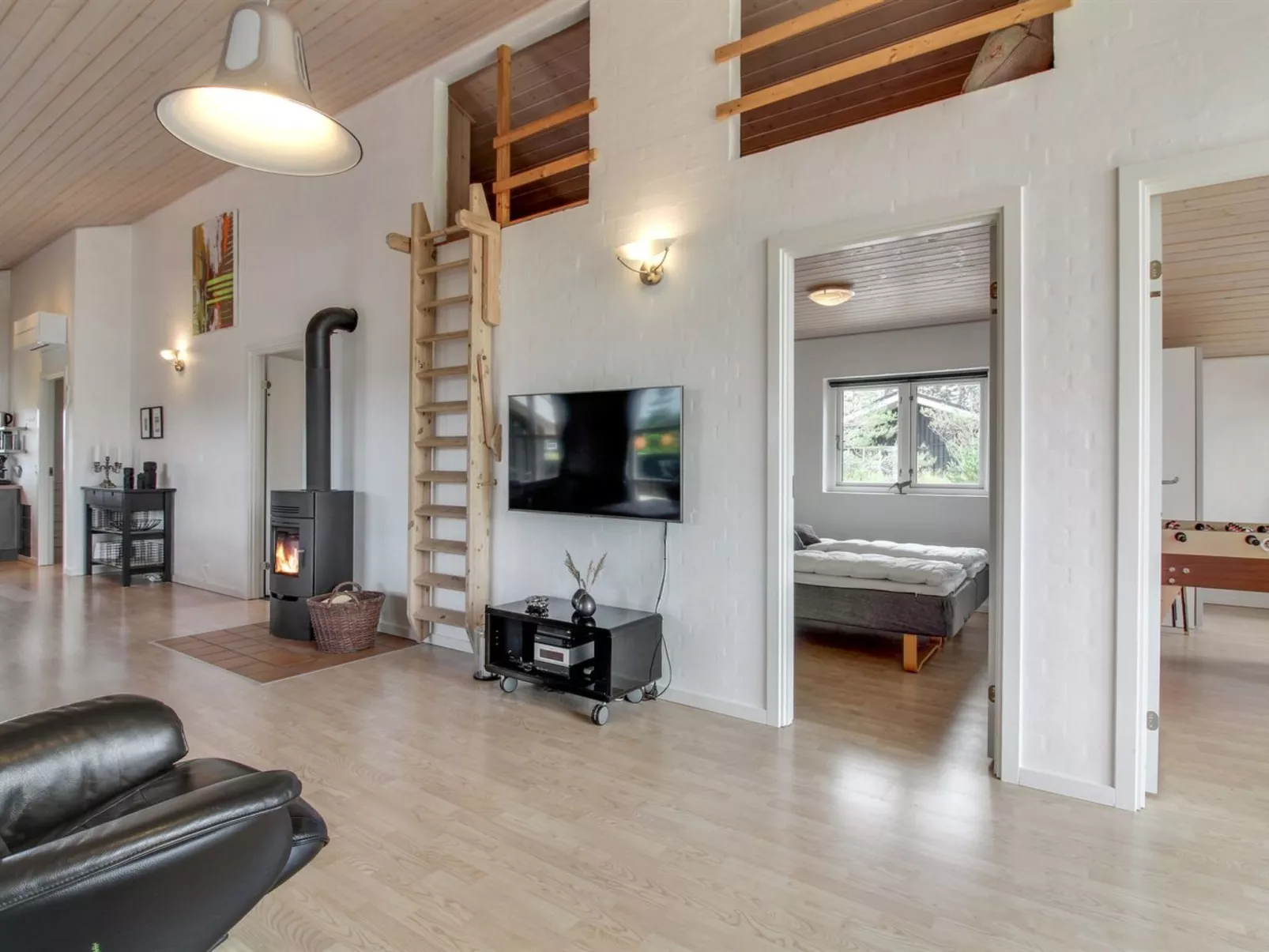 "Mayke" - 900m from the sea-Binnen