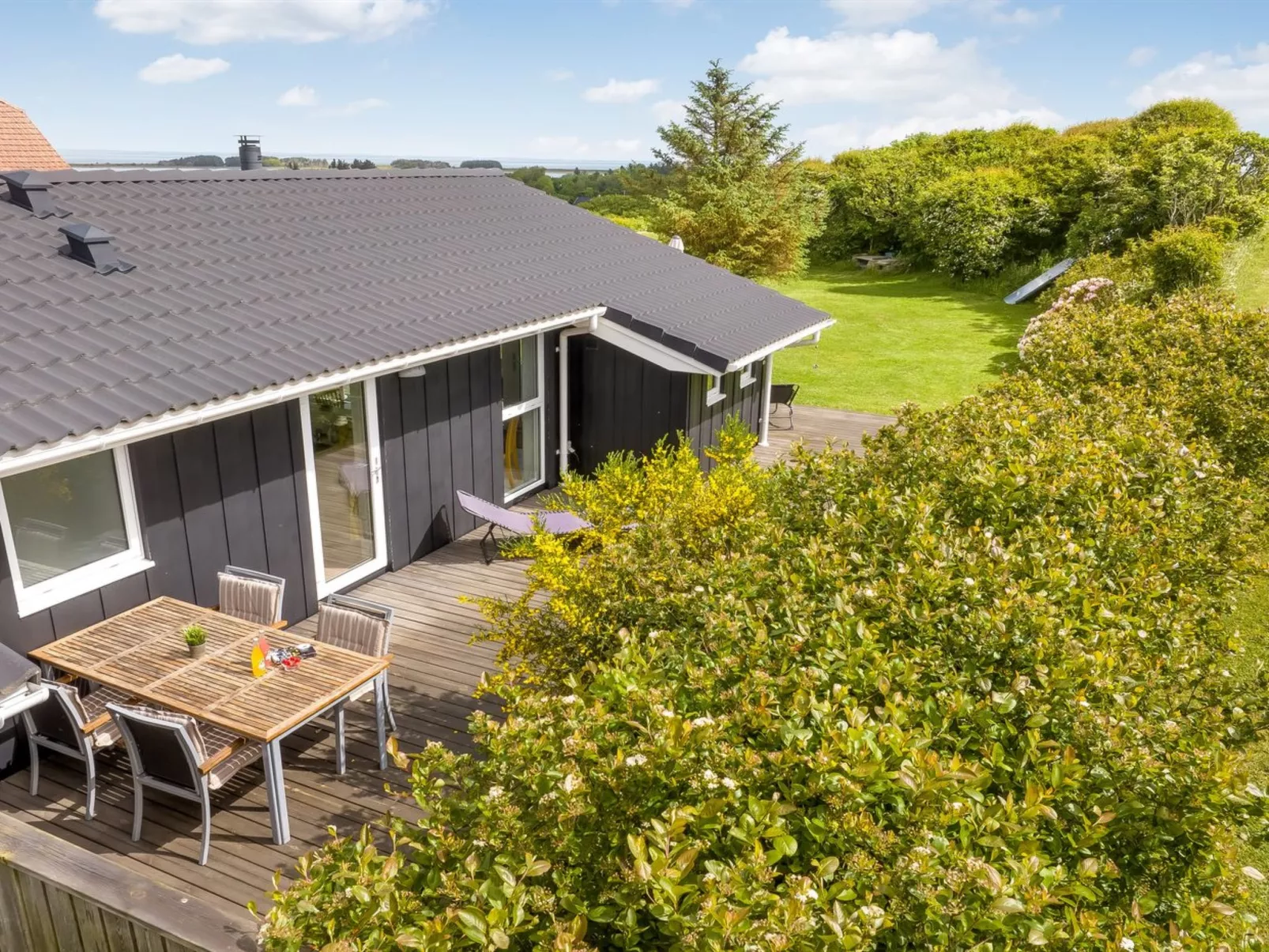 "Tanna" - 330m to the fjord-Buiten