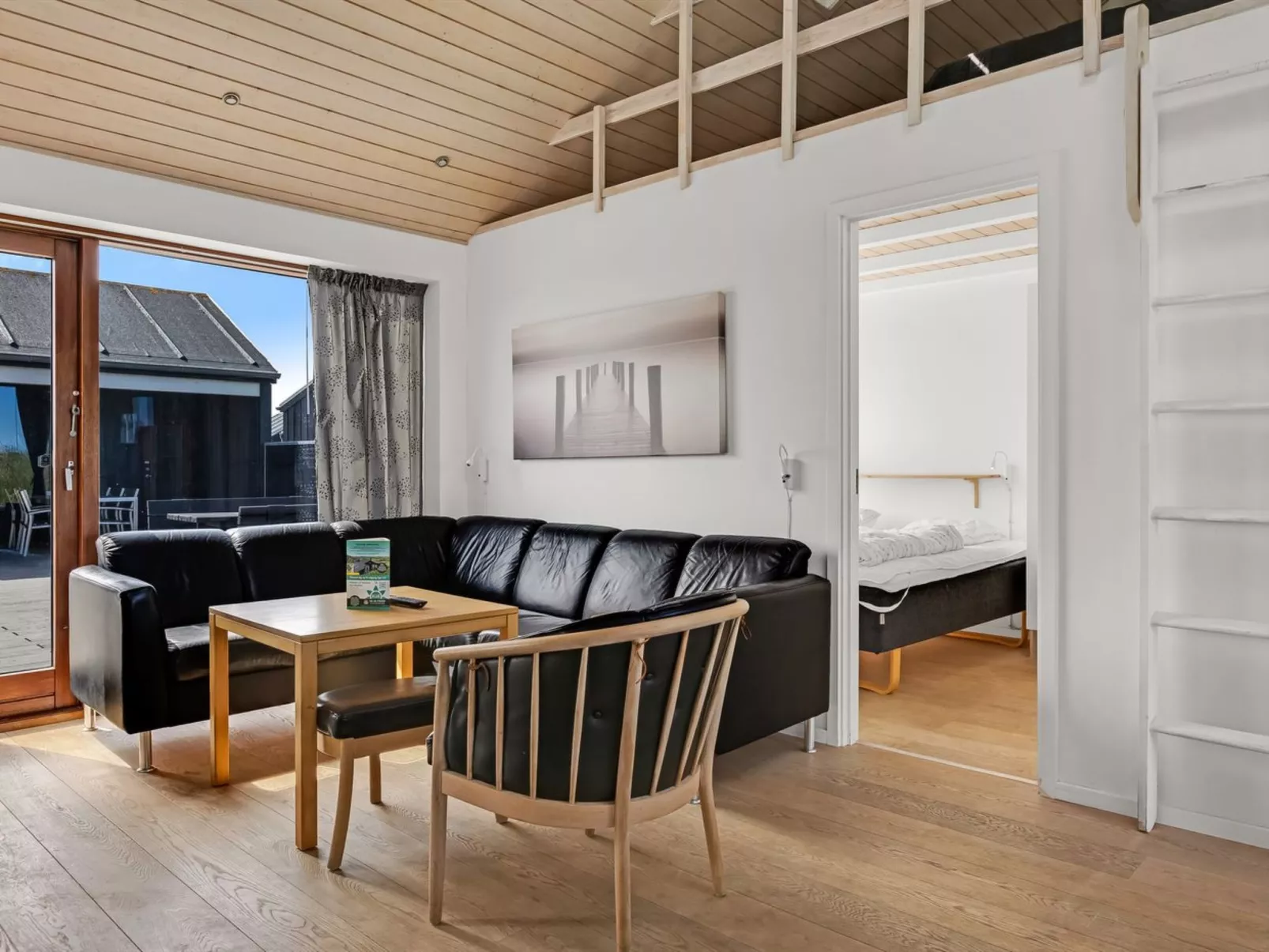 "Elinora" - 100m from the sea-Binnen