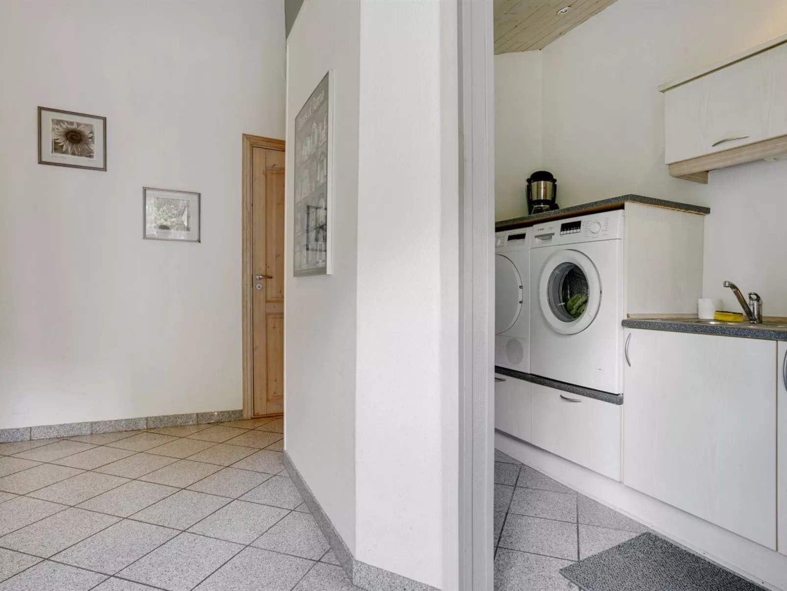 "Liliana" - 800m from the sea-Binnen