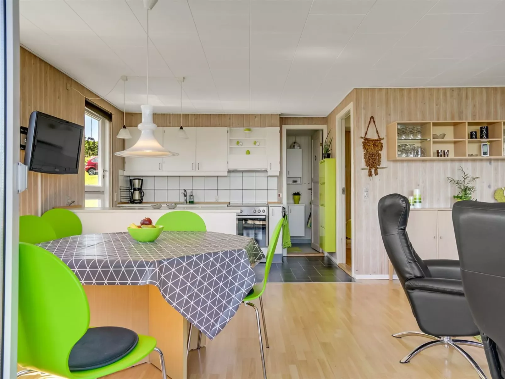 "Jenvold" - 300m to the fjord-Binnen