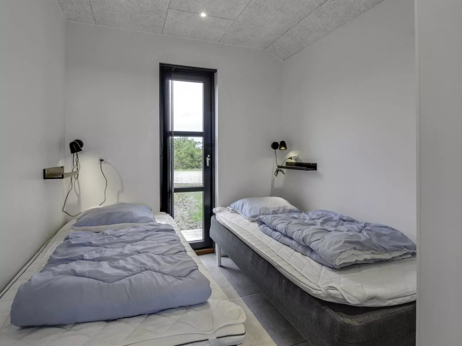 "Juho" - 900m from the sea-Binnen