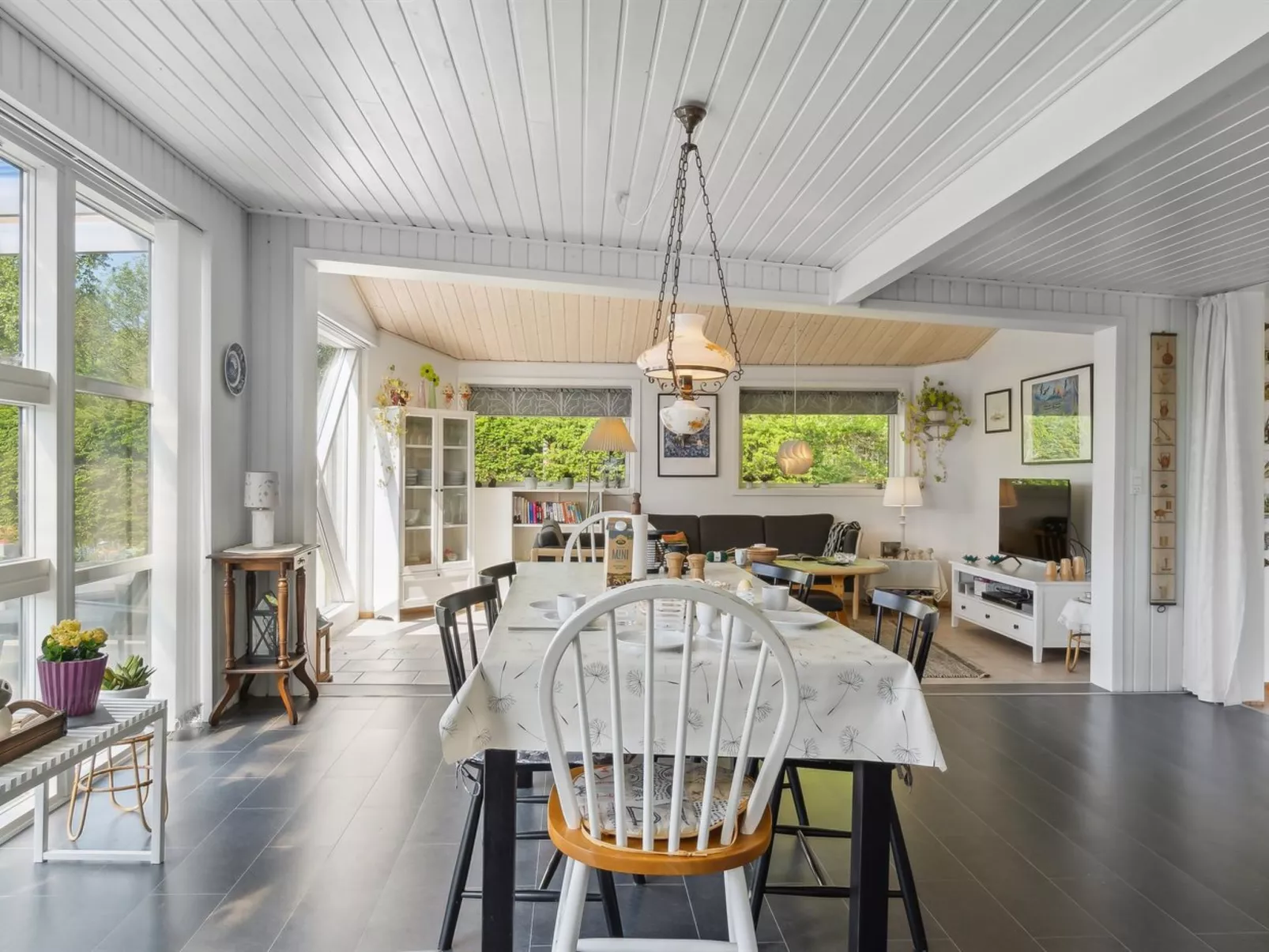 "Guthrik" - 900m from the sea-Binnen