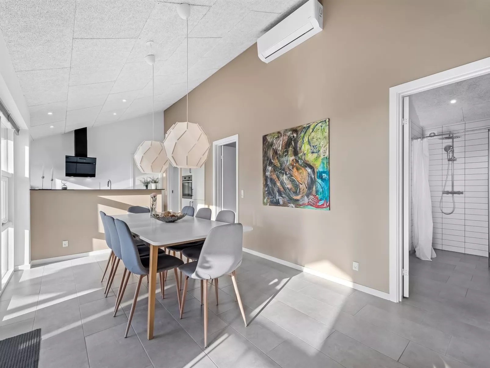 "Niesina" -  from the sea-Binnen