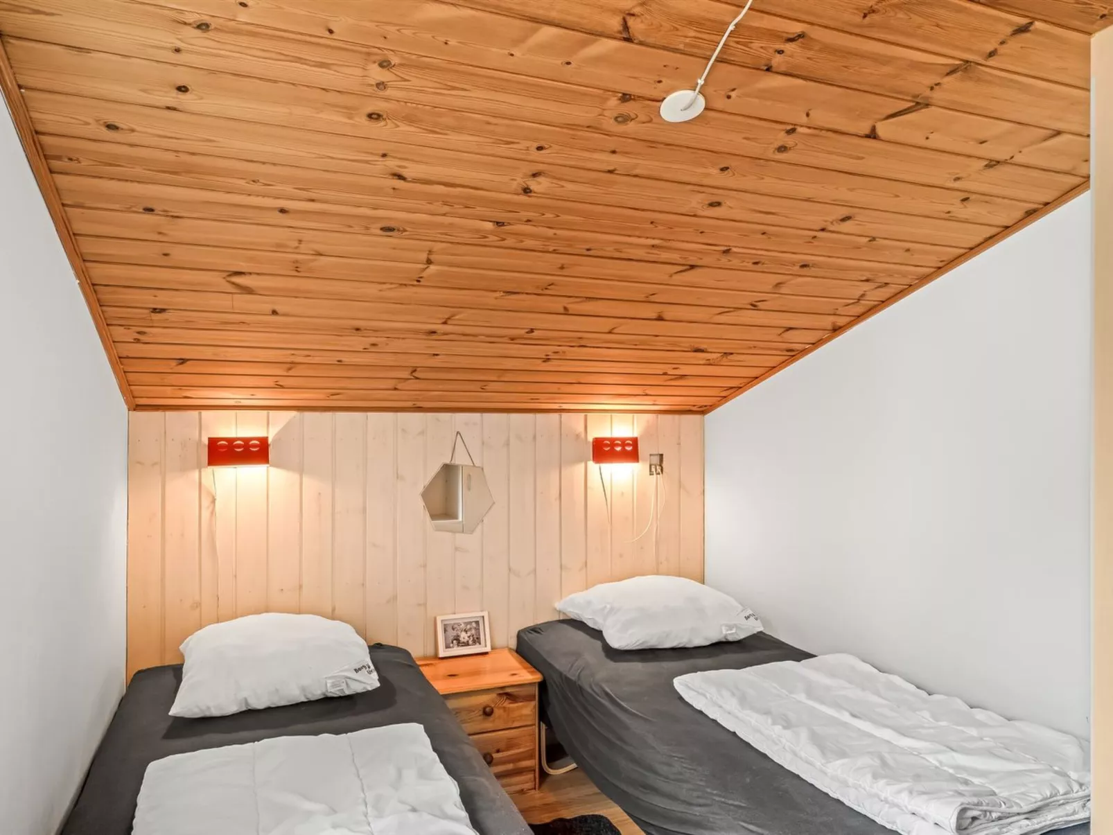 "Gudfast" - 300m to the fjord-Binnen