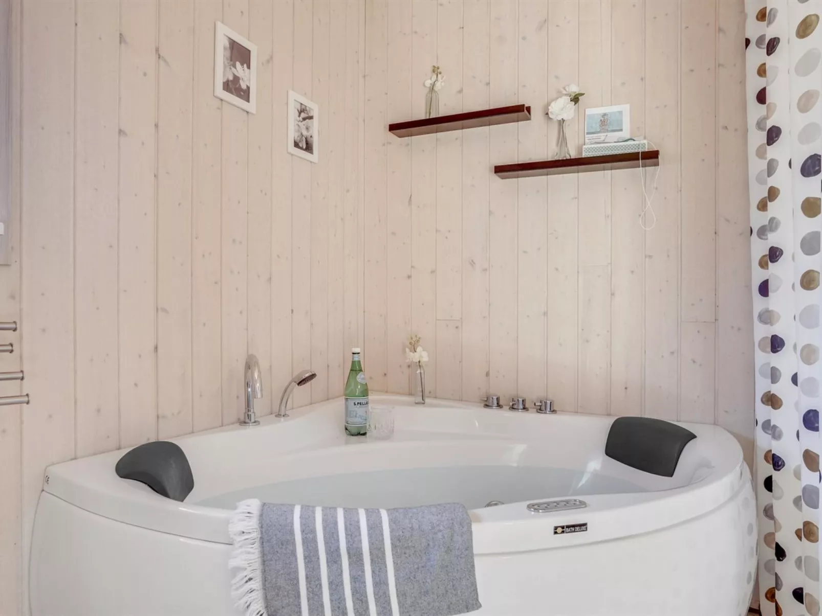 "Jil" - 750m from the sea-Binnen