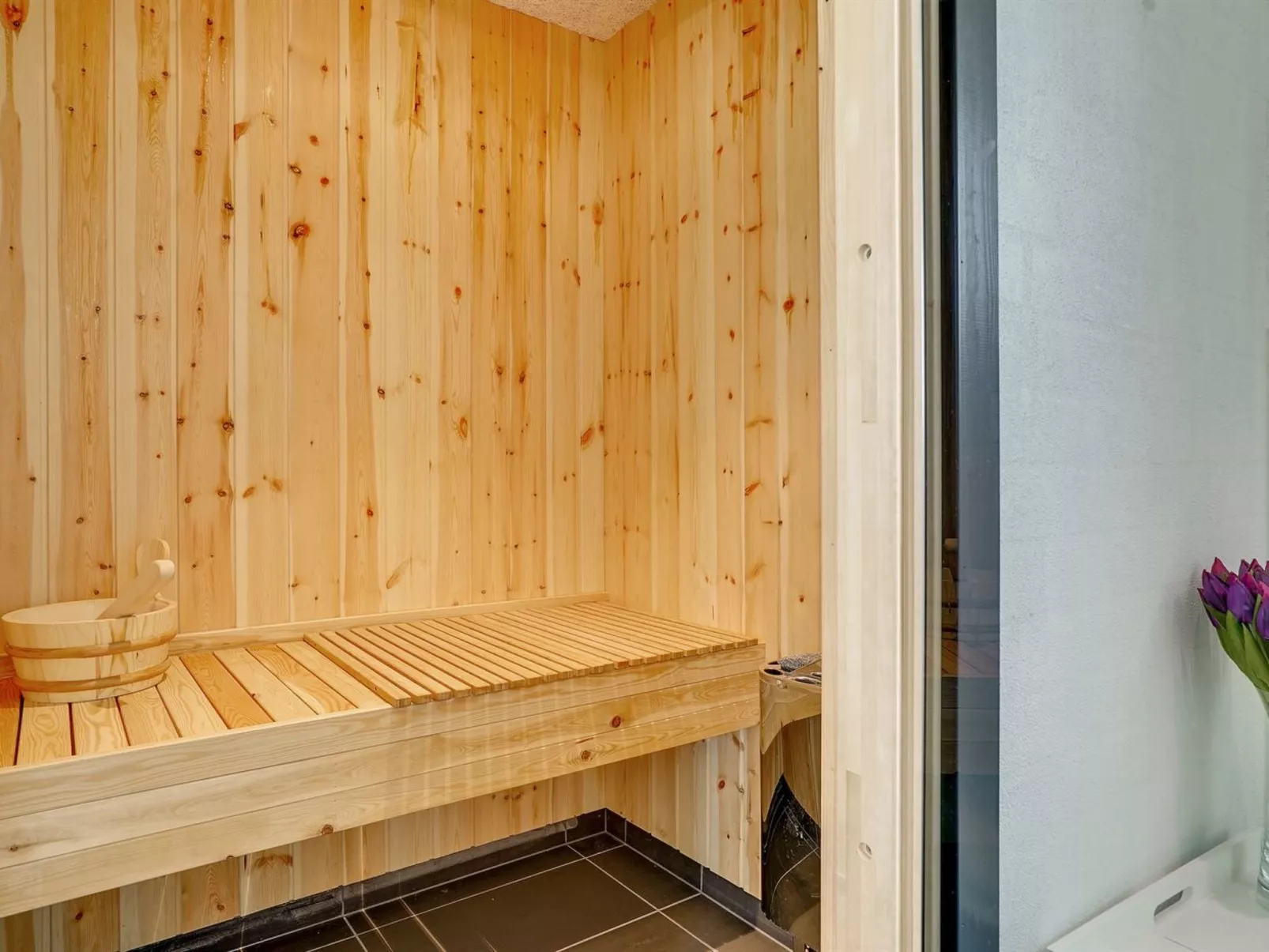 "Aldina" - 1.5km from the sea-Binnen