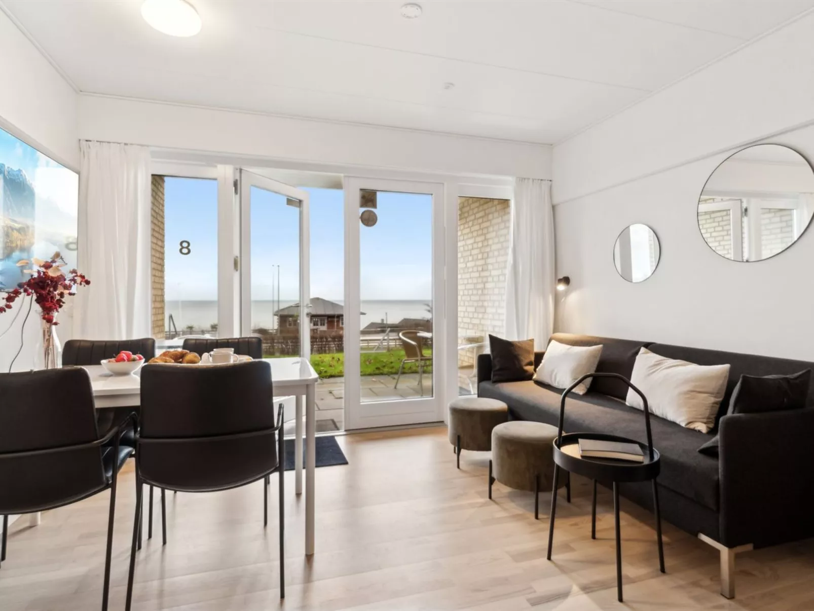 "Annelie" - 75m from the sea-Binnen