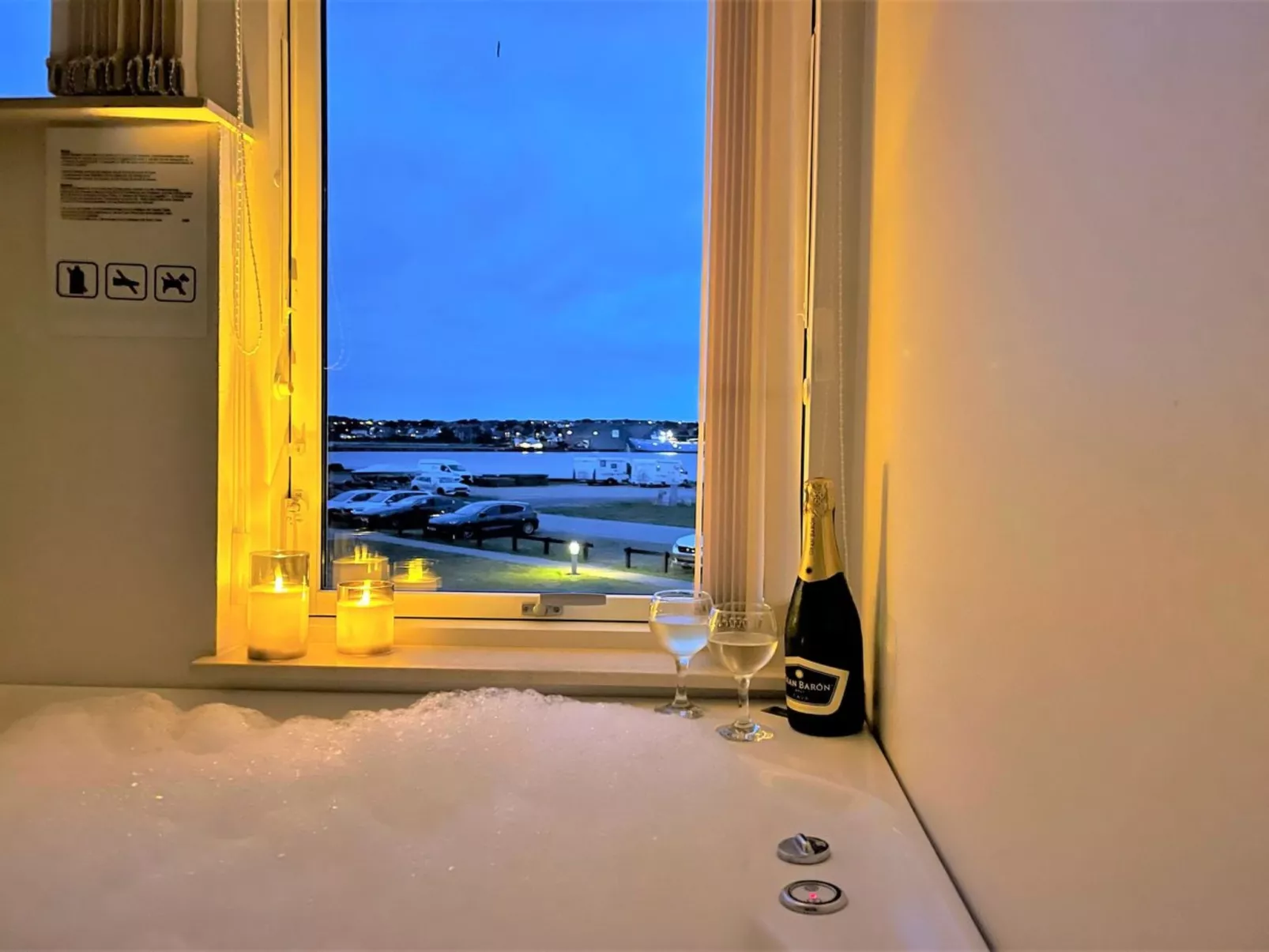 "Lucjan" - 50m from the sea-Binnen