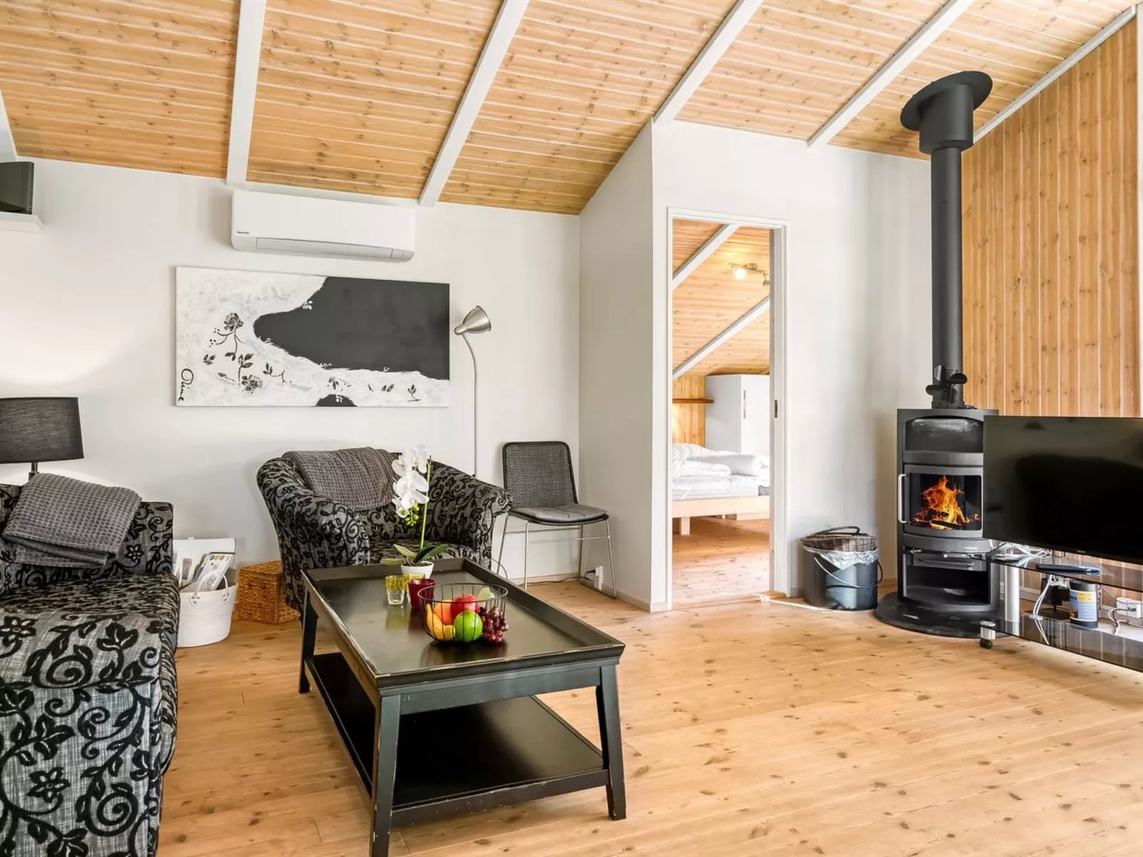 "Emeli" - 1.3km from the sea-Binnen