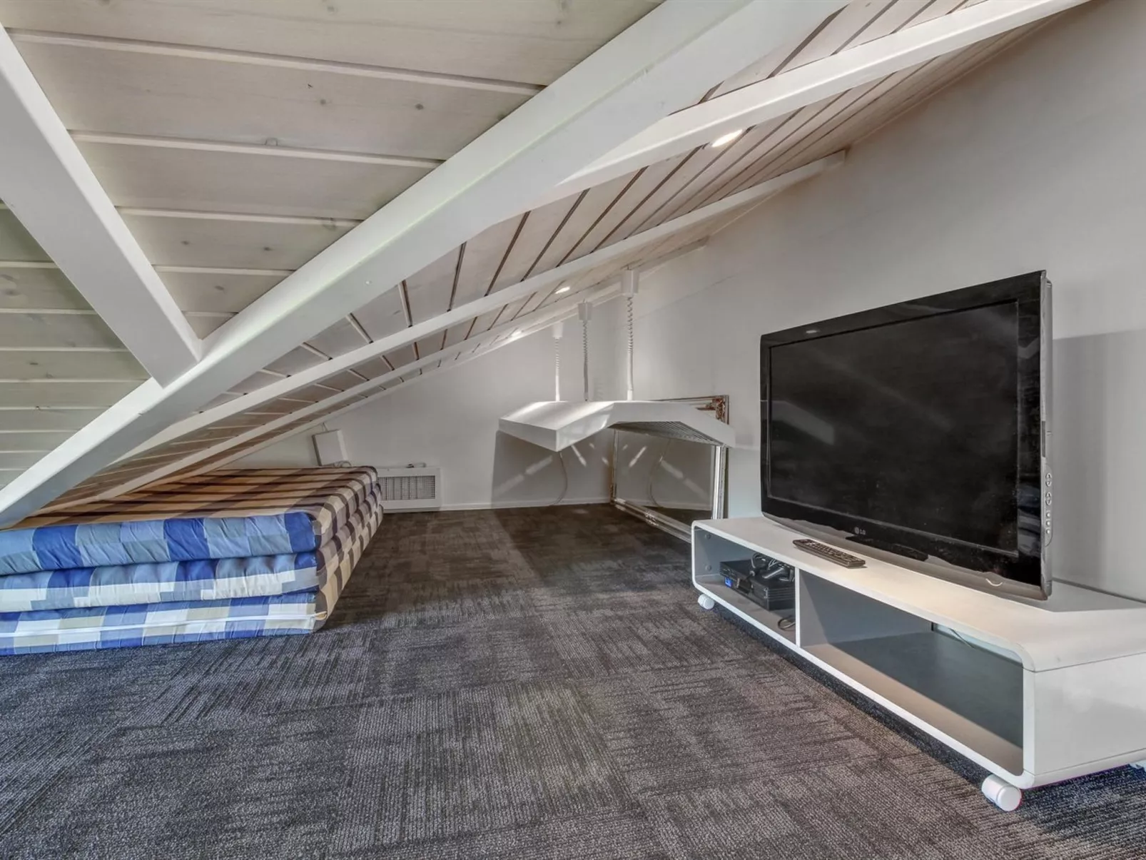 "Villads" - 1km from the sea-Binnen