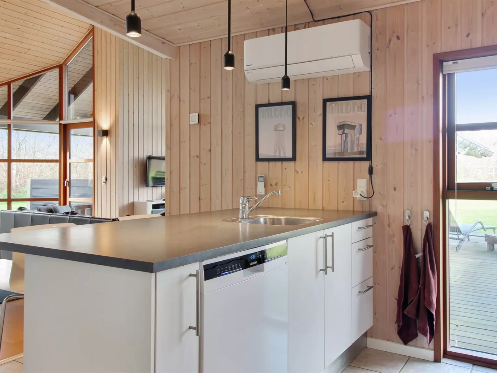 "Harri" - 850m from the sea-Binnen