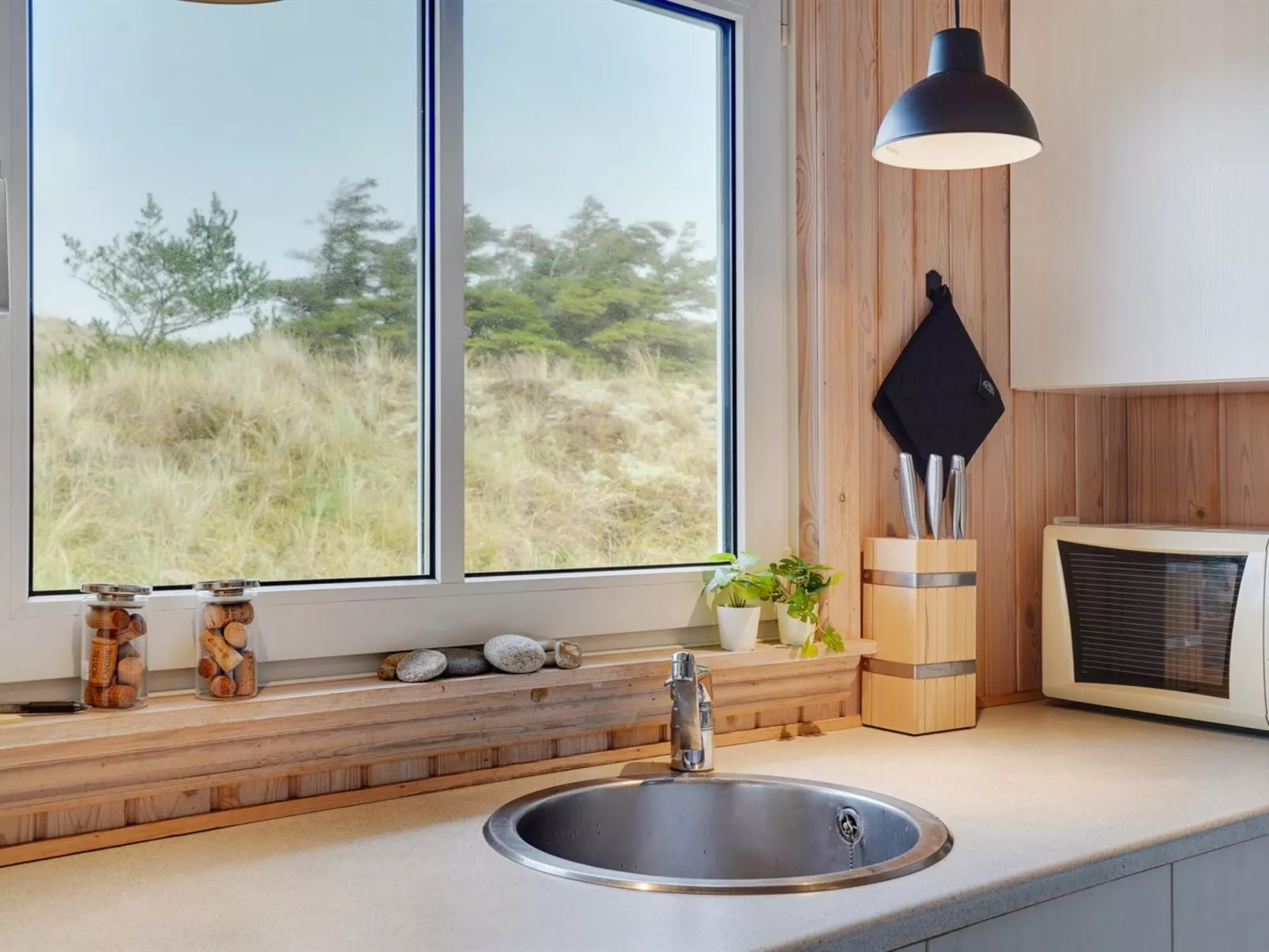 "Melanie" - 950m from the sea-Binnen