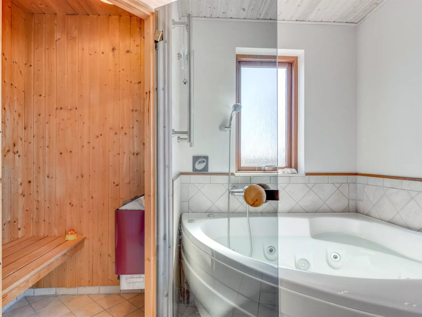 "Arngrim" - 100m from the sea-Binnen