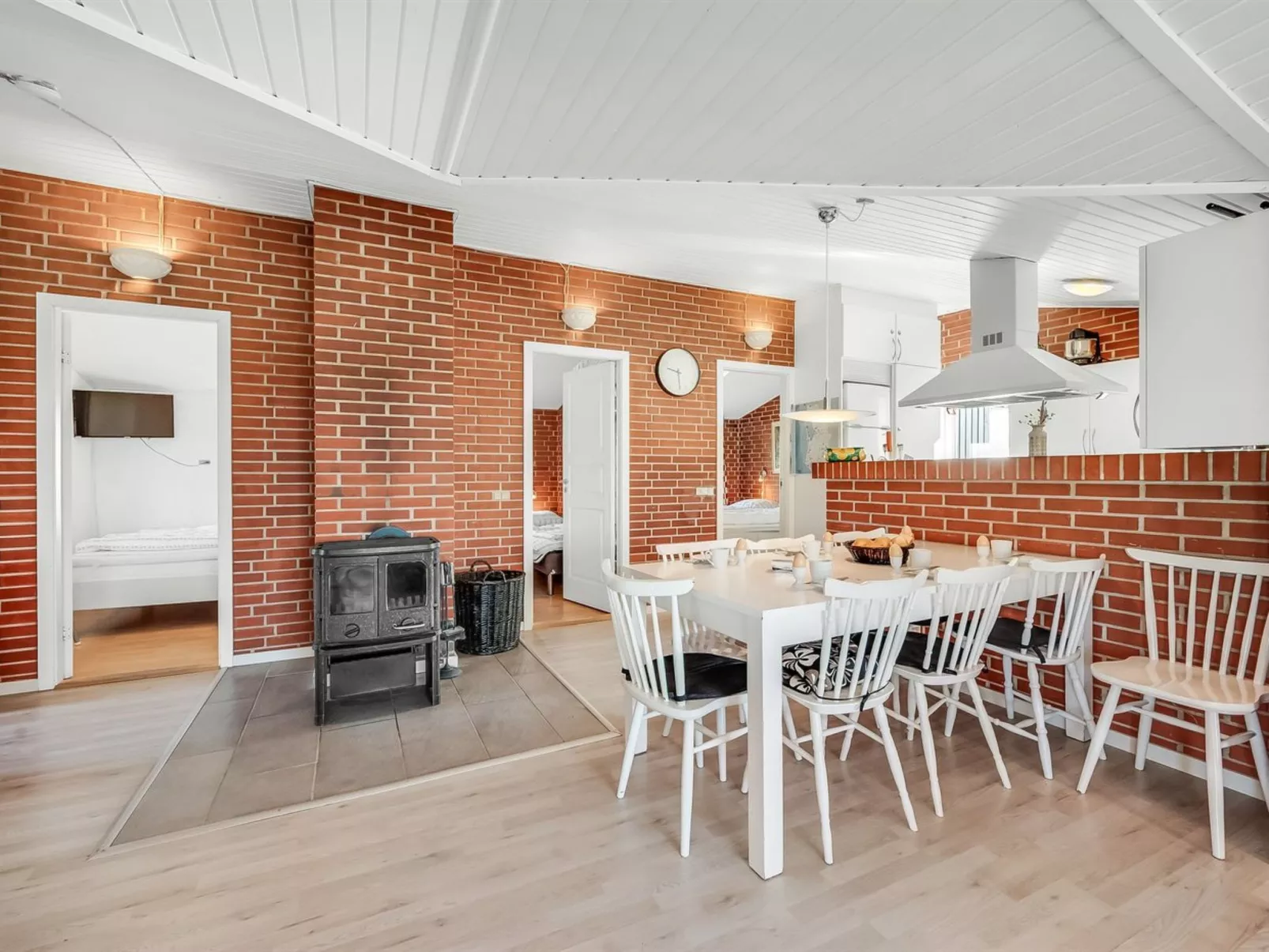 "Fia" -  from the sea-Binnen