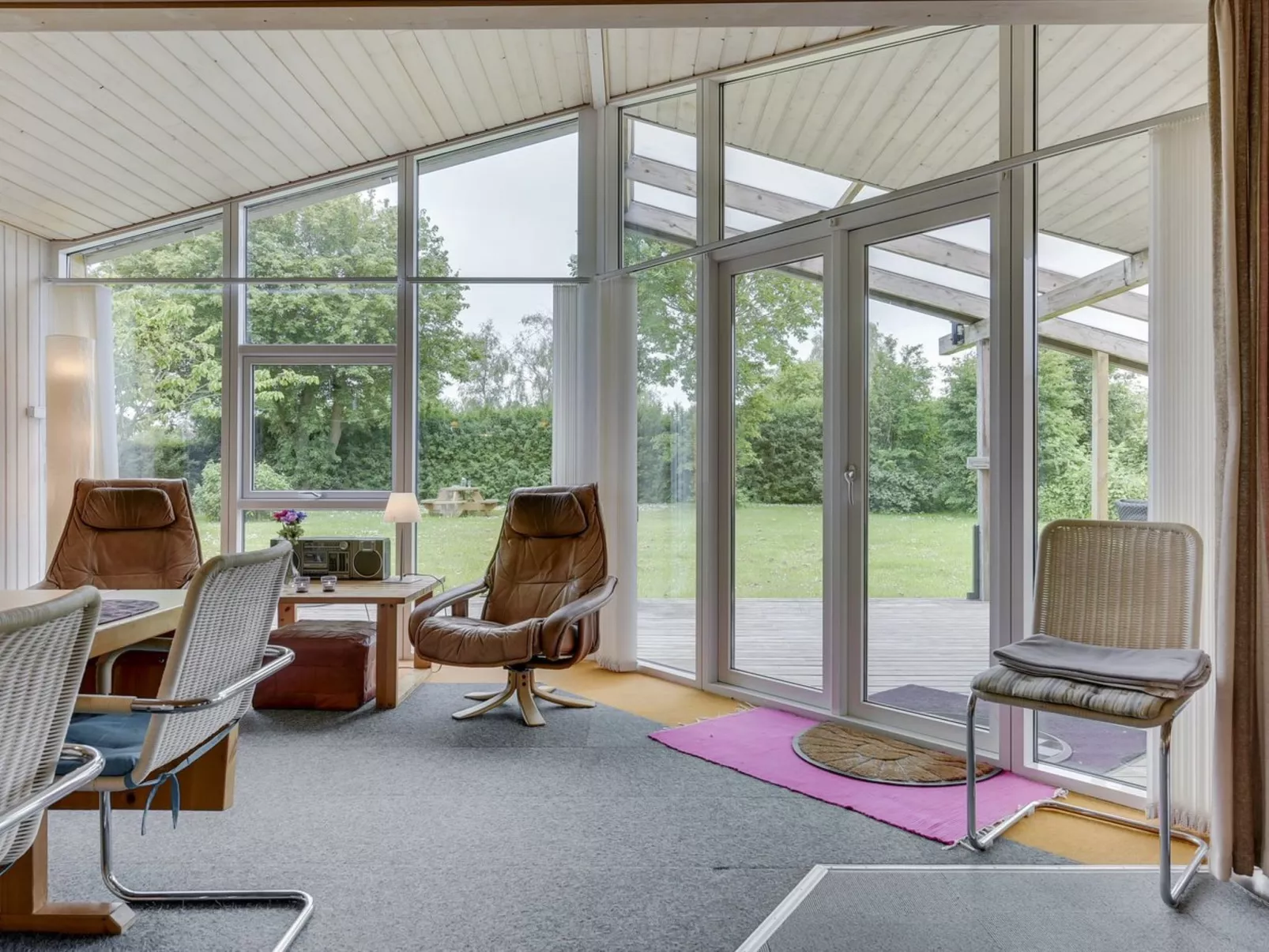 "Virpi" - 400m from the sea-Binnen