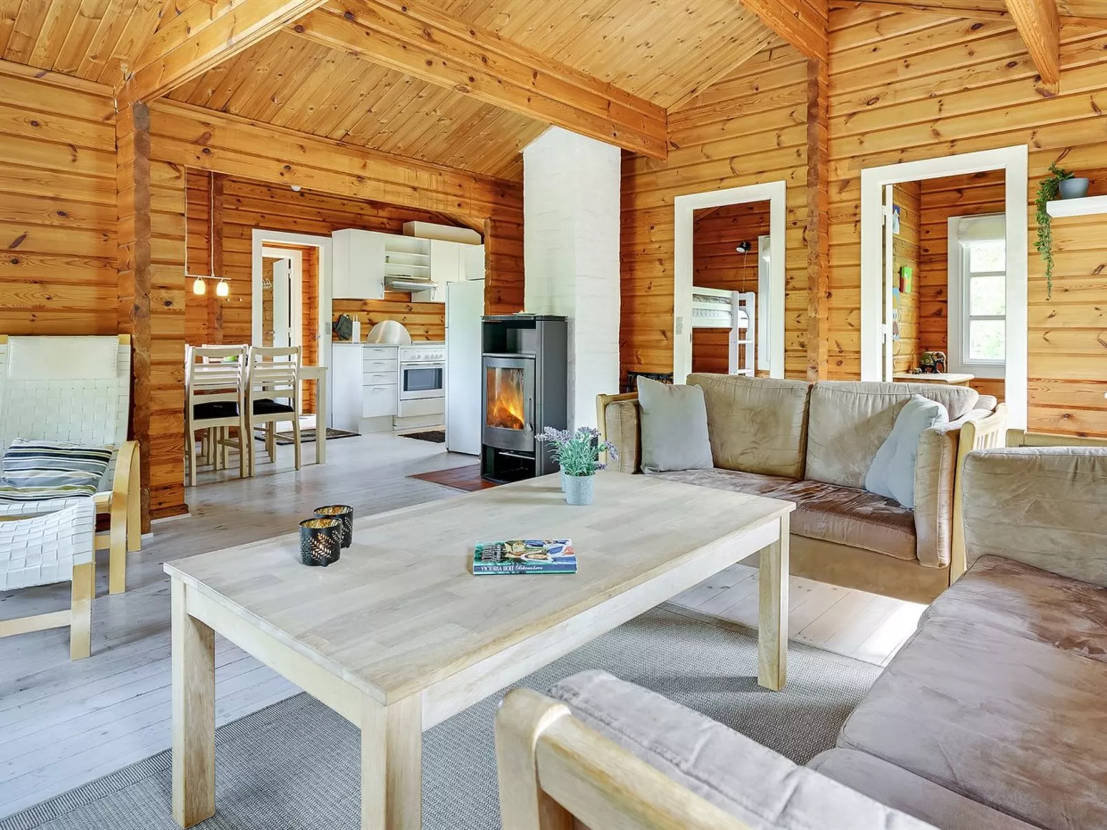 "Ernestine" - 500m to the fjord-Binnen