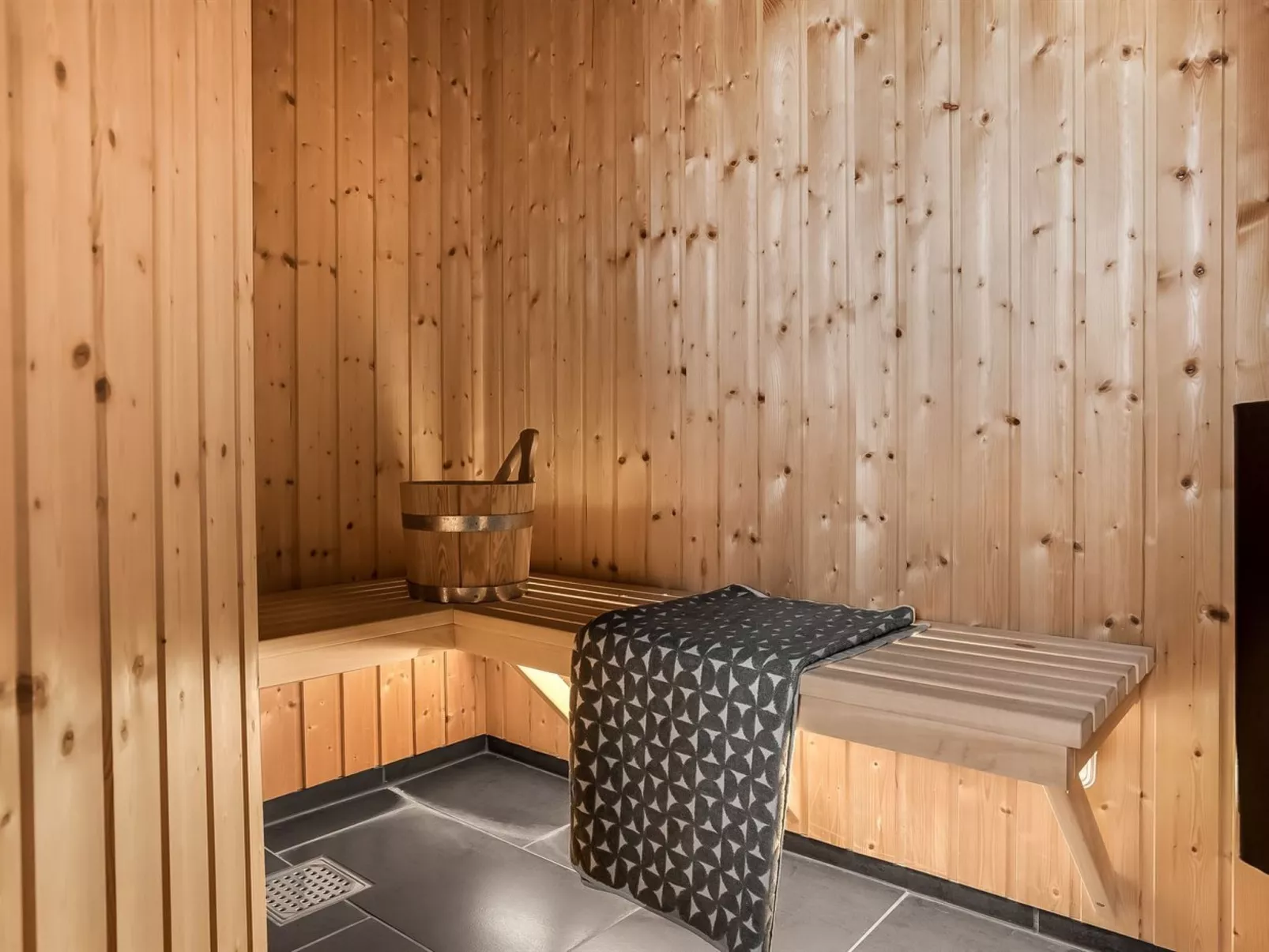 "Eskil" - 656m from the sea-Binnen