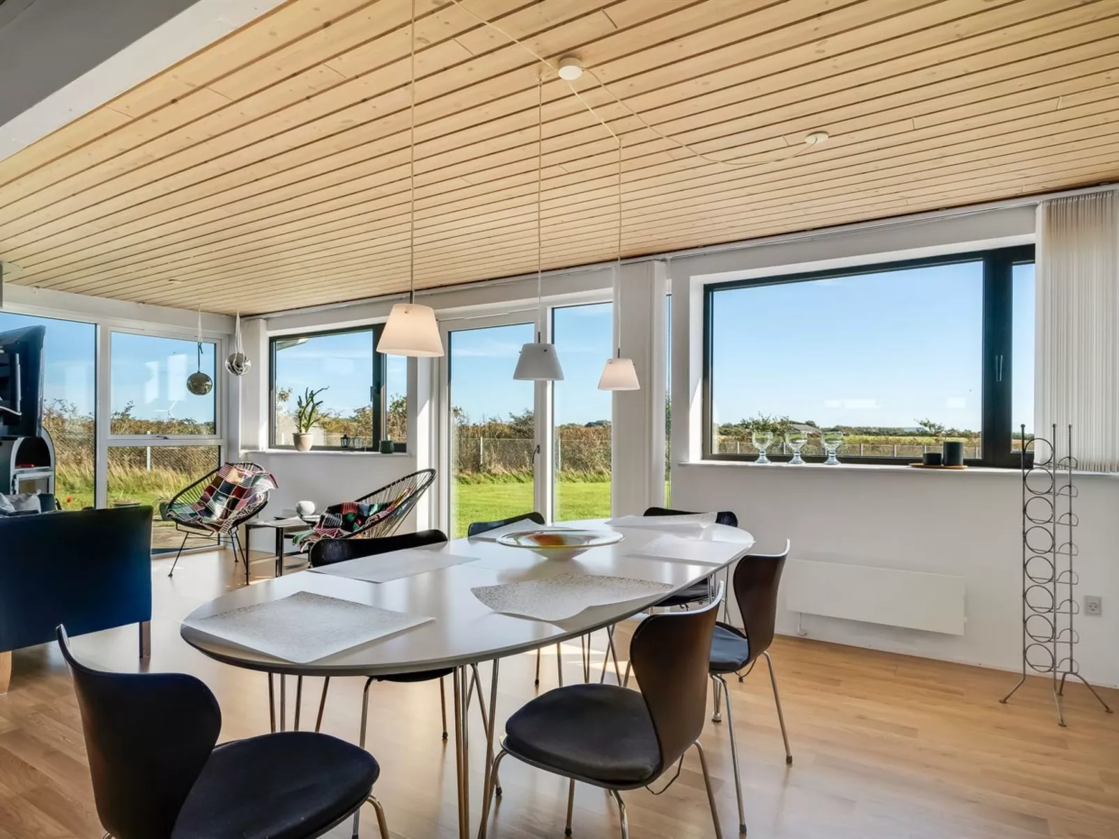 "Dunja" - 200m to the fjord-Binnen