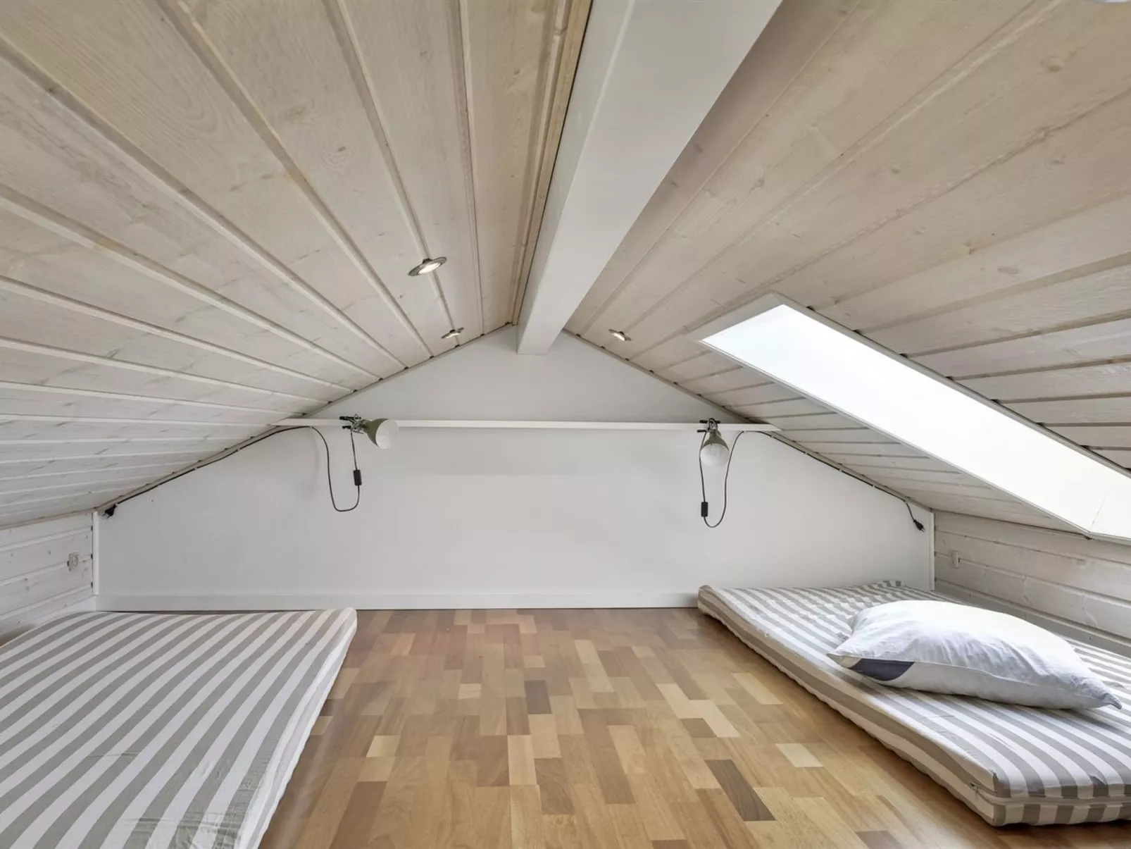 "Bara" - 600m from the sea-Binnen