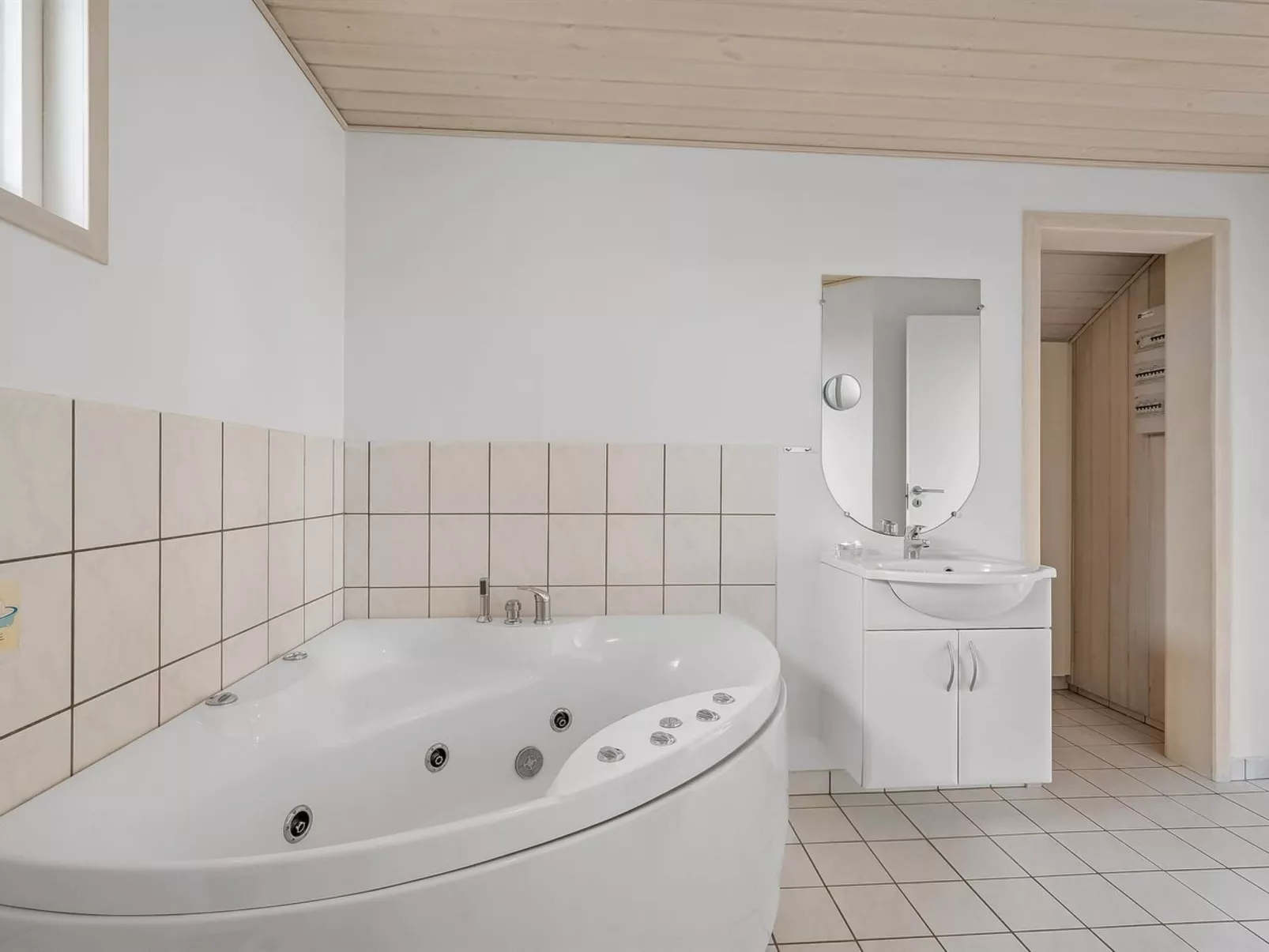 "Erland" - 500m from the sea-Binnen