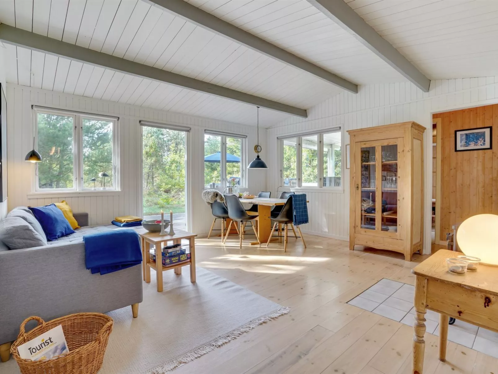 "Pilvi" -  from the sea-Binnen