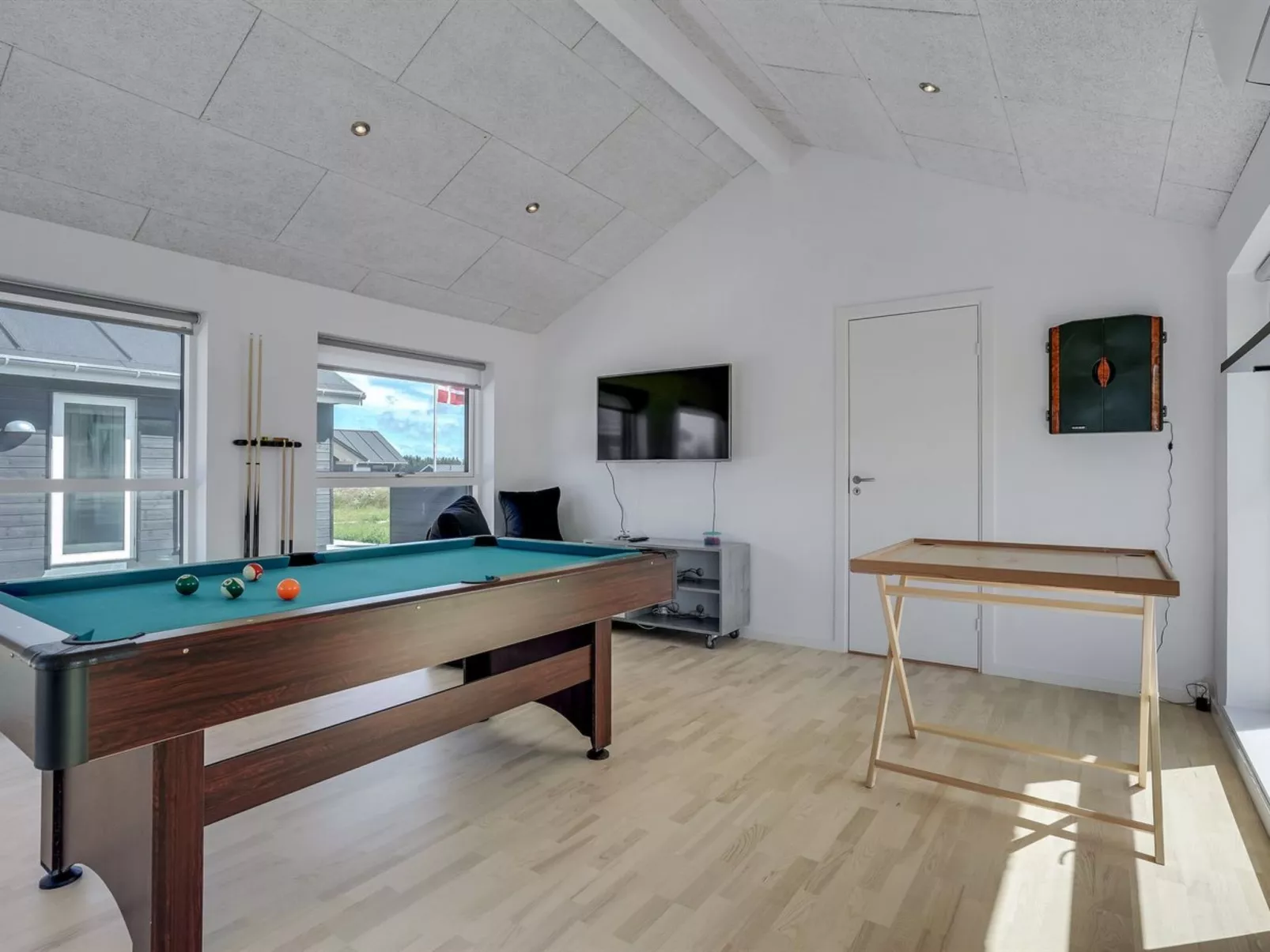 "Tatiane" - 1.5km from the sea-Binnen