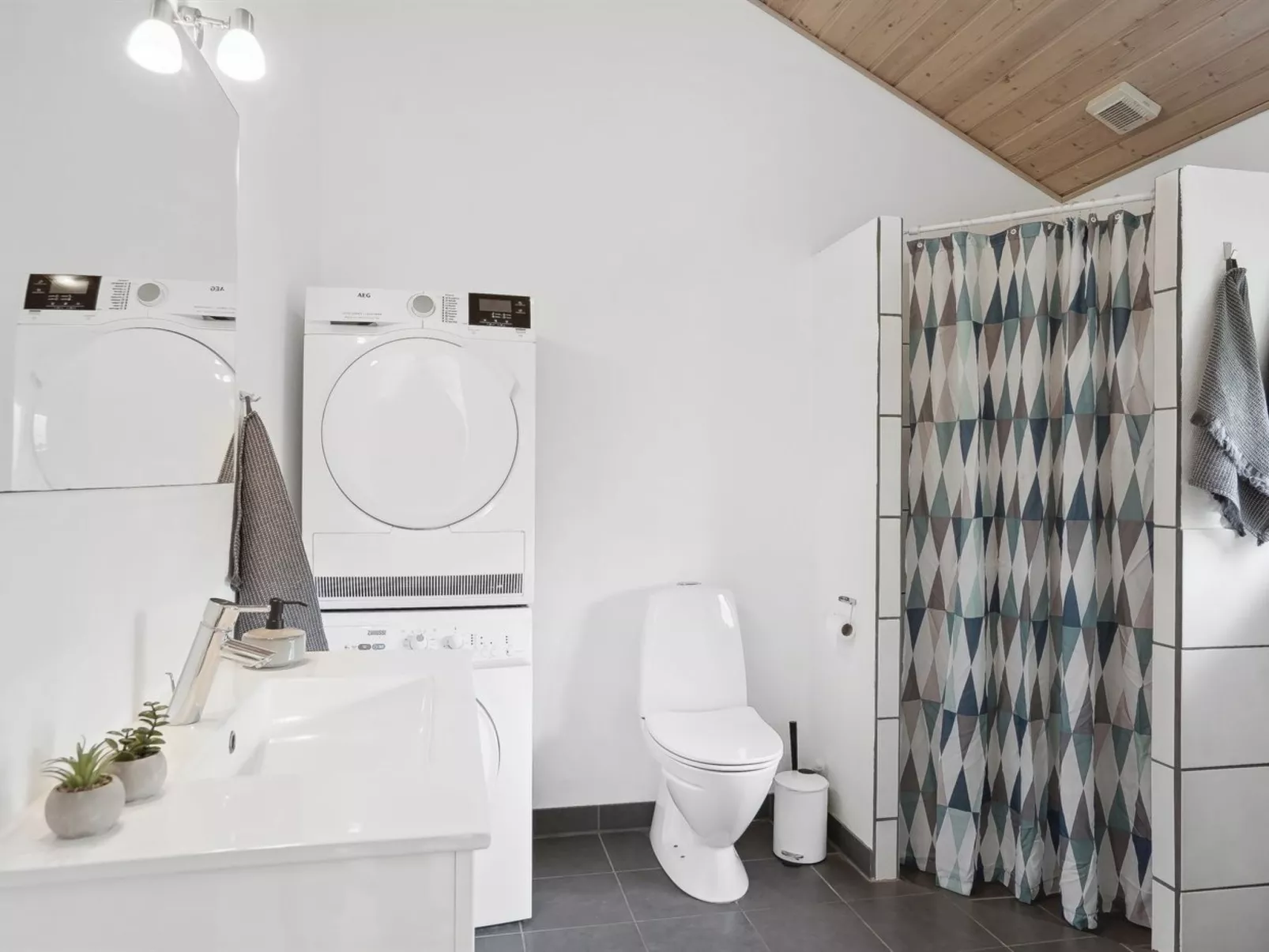 "Hejdi" - 350m from the sea-Binnen