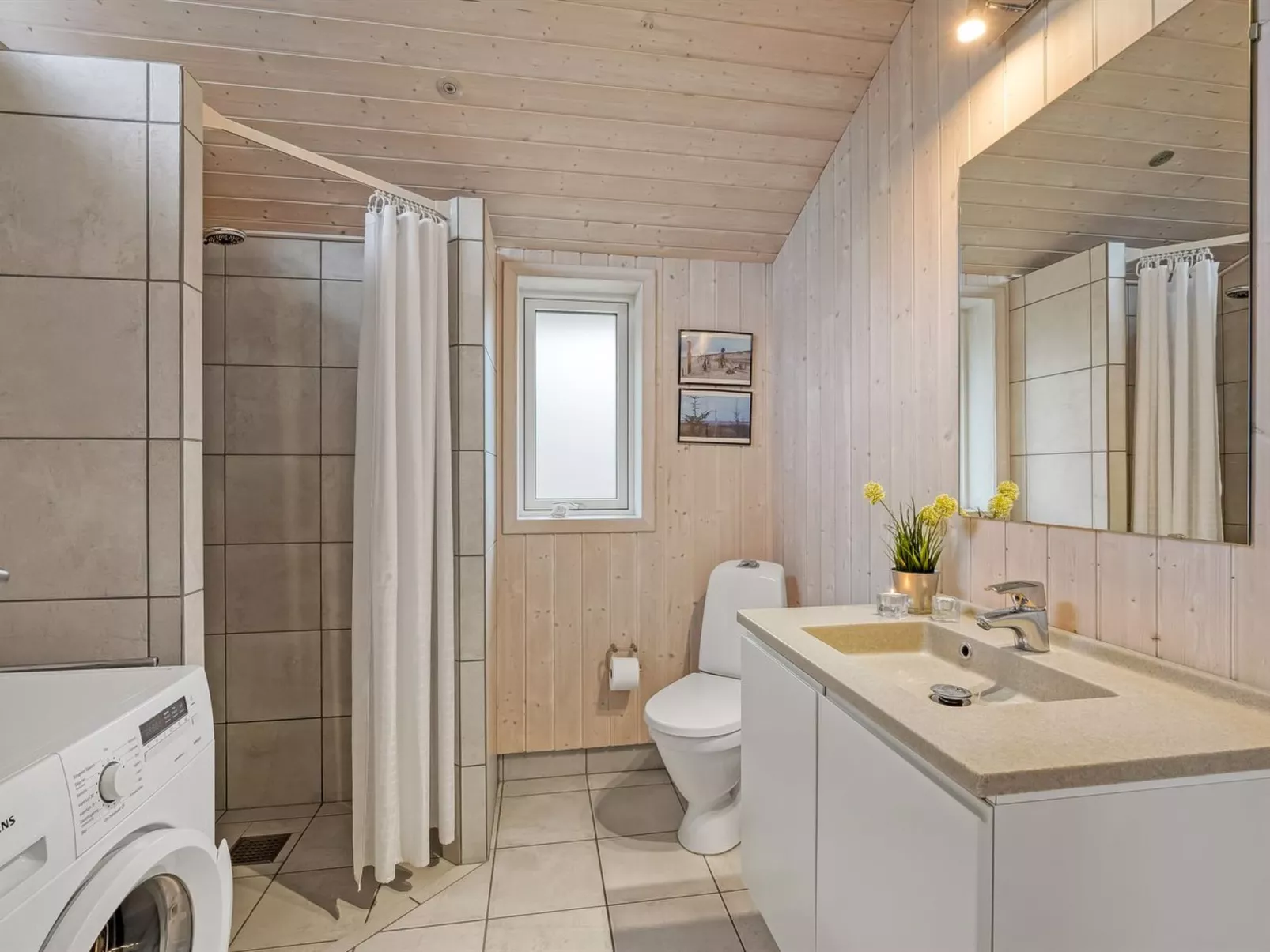 "Helen" - 500m to the fjord-Binnen