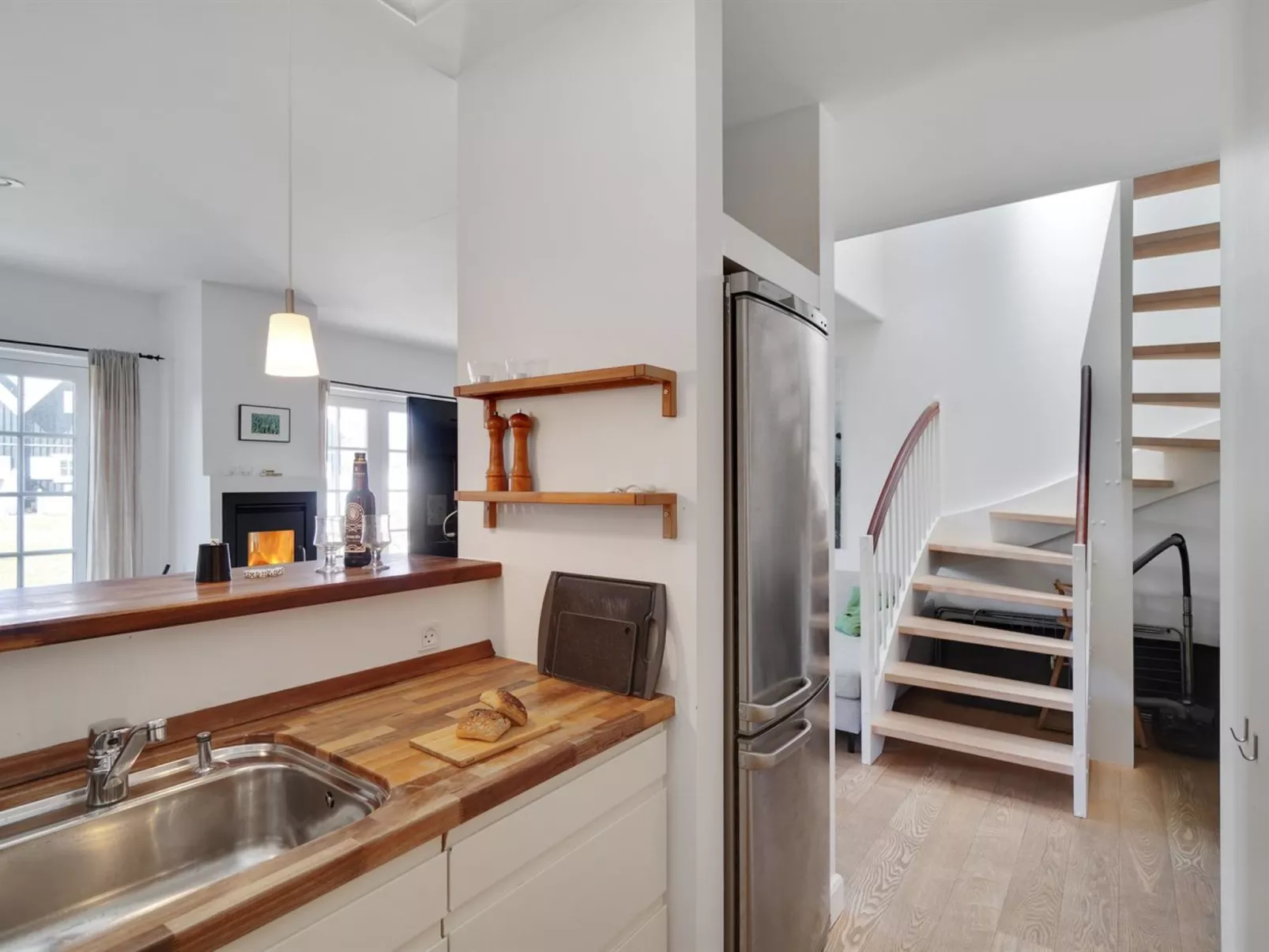 "Anniek" - 1km to the fjord-Binnen